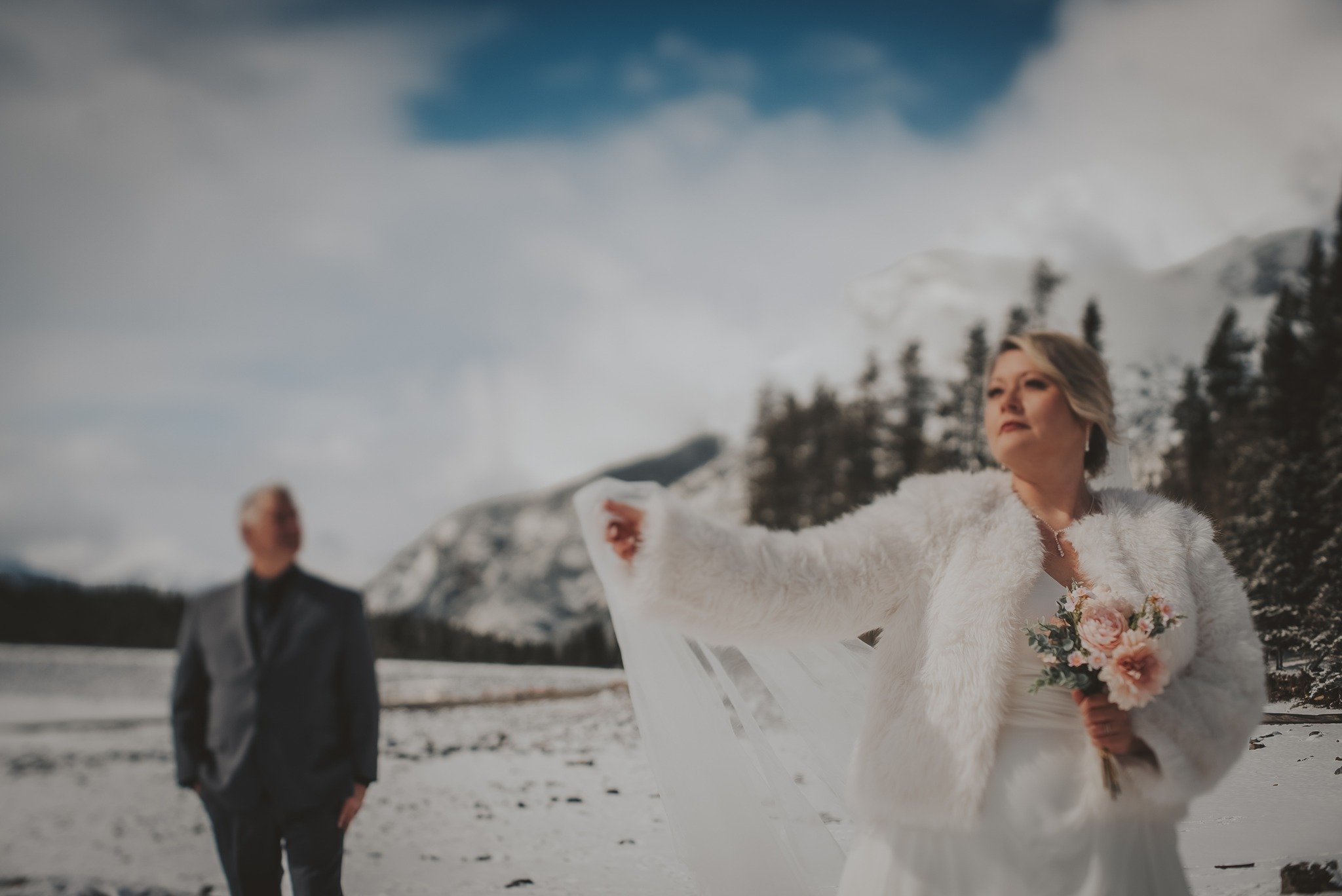 Banff Elopement Outfit Planning: What to Wear Each Season + Layering Tips