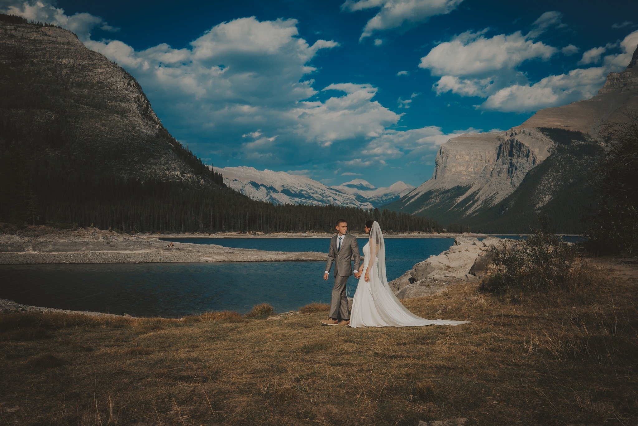 Banff Elopement Weather Backup Plans: Indoor Spots + Same-Day Pivot Timeline