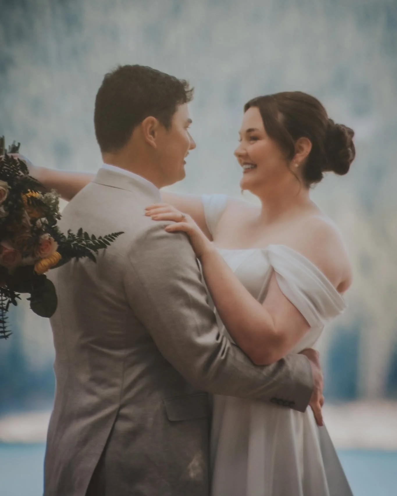 Relaxed Alberta Elopement Arrival-to-Vows Plan: 48-Hour Low-Stress Schedule