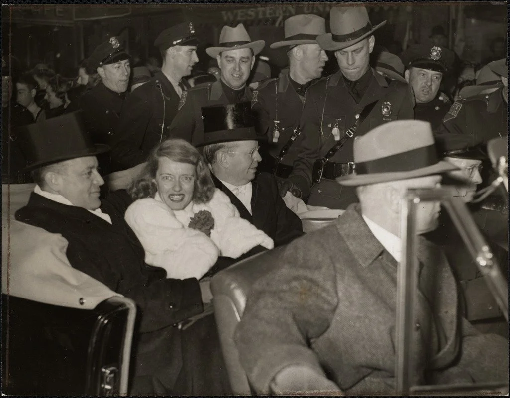 1941. Griffin. Bette Davis.JPG