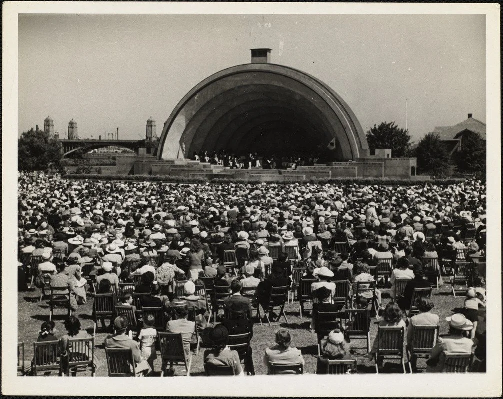 1935 - 1955. Griffin. Boston - Esplanade concert.JPG