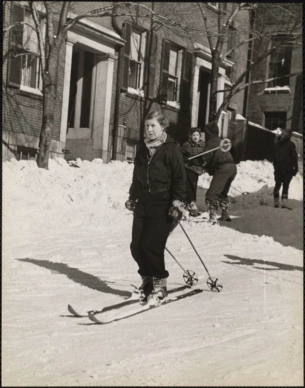 1935 - 1955. Griffin. Beacon Hill.JPG