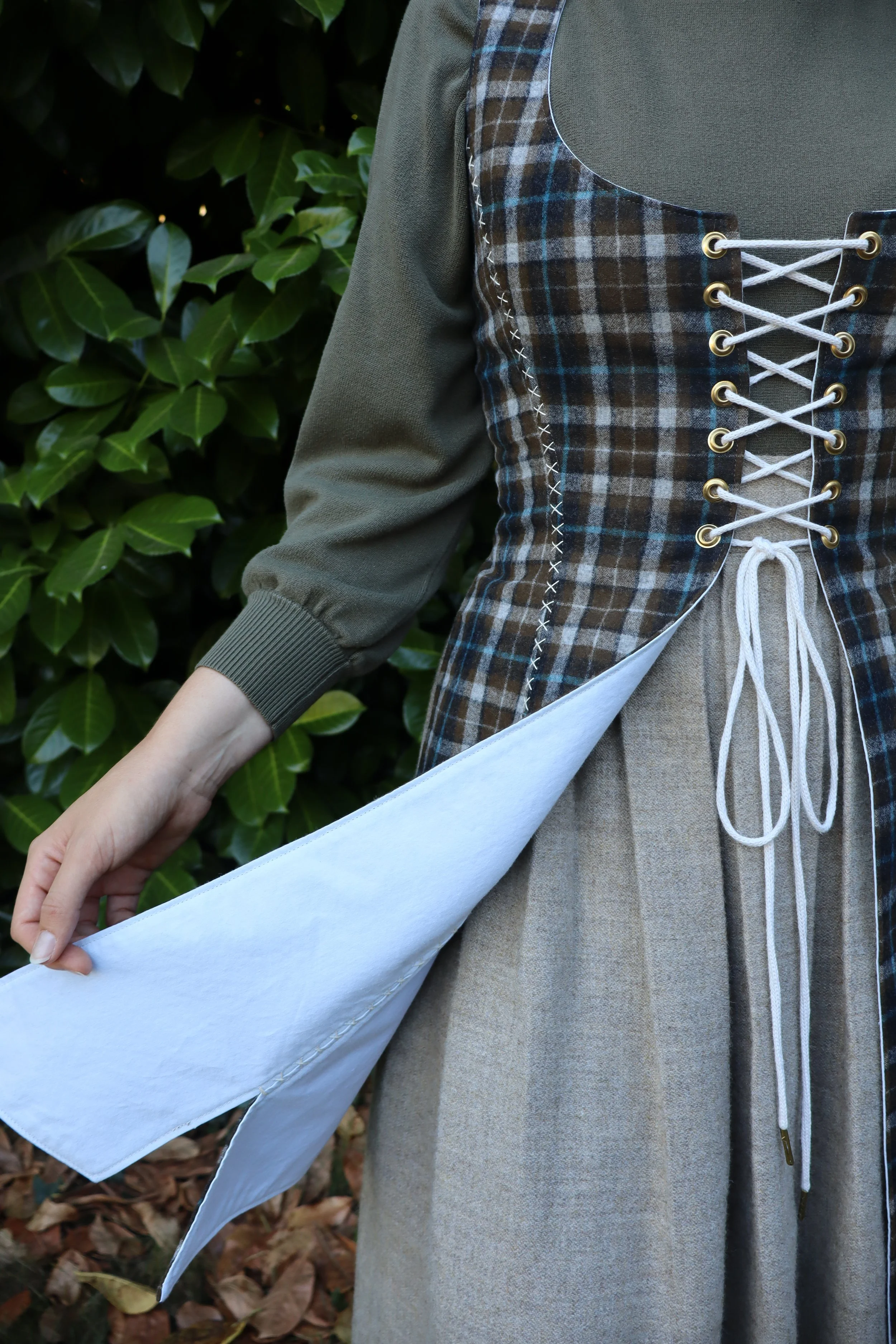 *Ready To Ship* Luna's Tabard | Medium | Dublin Tobacco