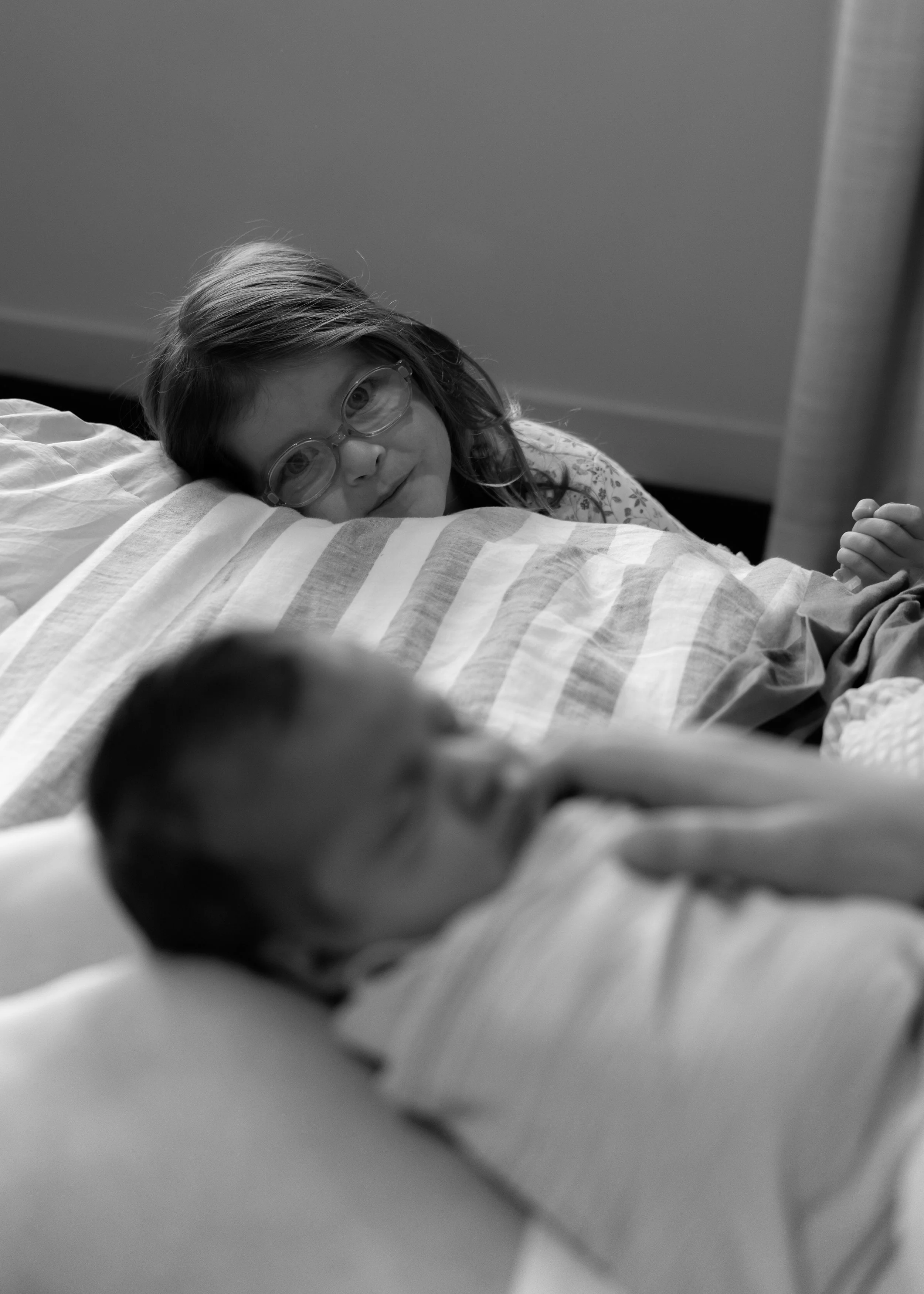 older sibling in-home photography session by lucy rose best family photographer in auckland
