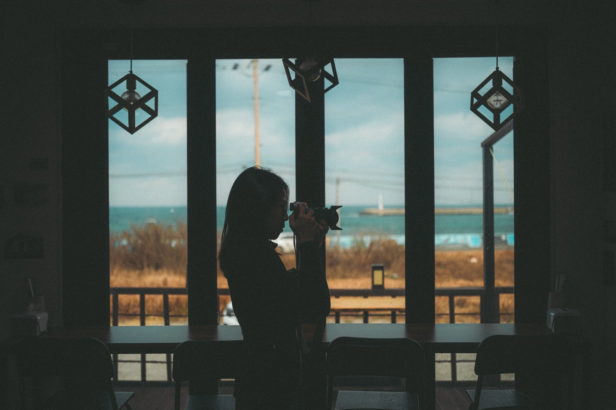 I photograph people for a living. But what interests me most is who they are beneath the surface. Light is a tool. The camera is a tool. 𝑆𝑡𝑜𝑟𝑦𝑡𝑒𝑙𝑙𝑖𝑛𝑔 𝑖𝑠 𝑡ℎ𝑒 𝑤𝑜𝑟𝑘.

Photo credit: @ejunlow