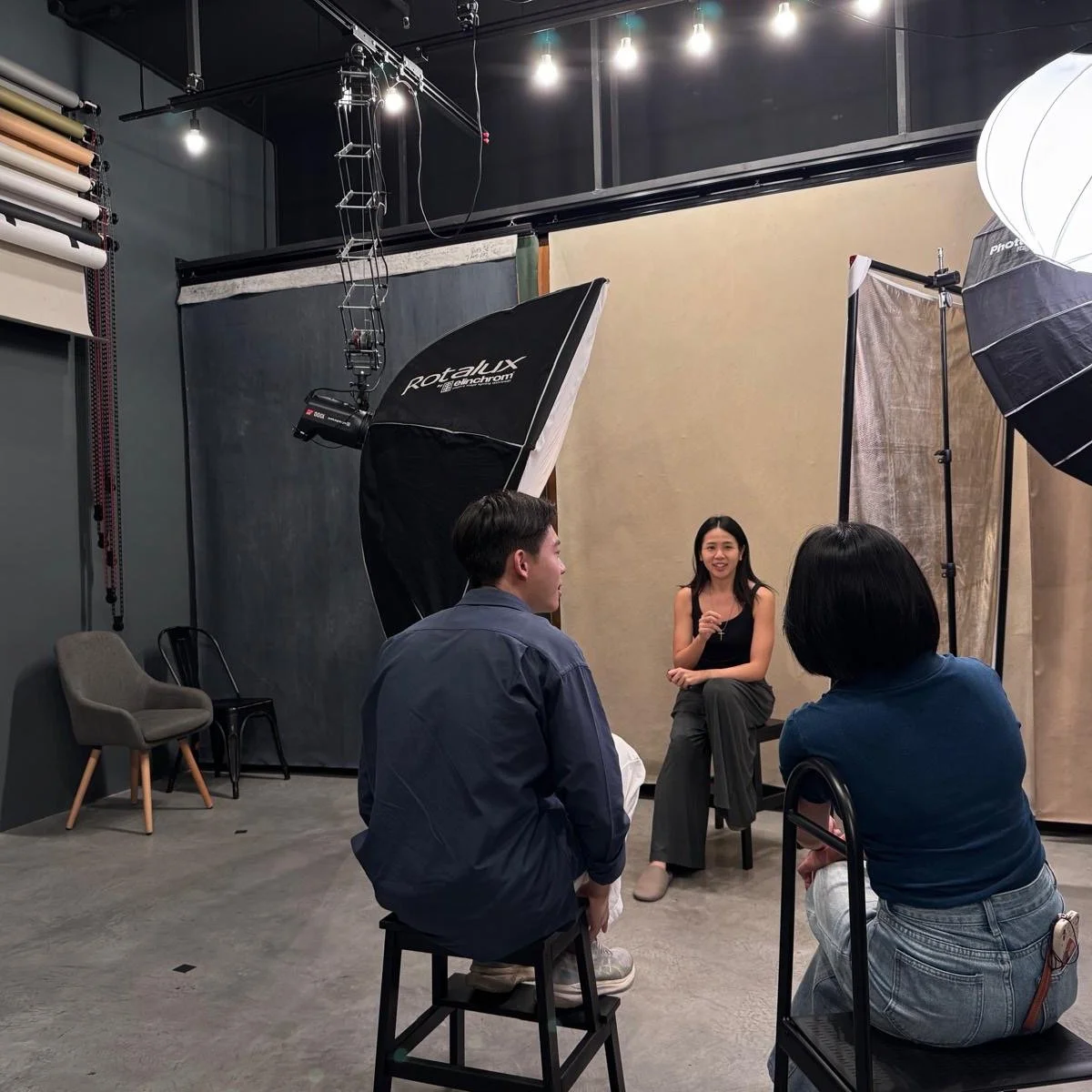 Sometimes I switch seats.
I sit where my clients sit while explaining the shooting process.
Being in front of the lens reminds me to slow down, to guide gently, and to never forget how vulnerable it can feel.