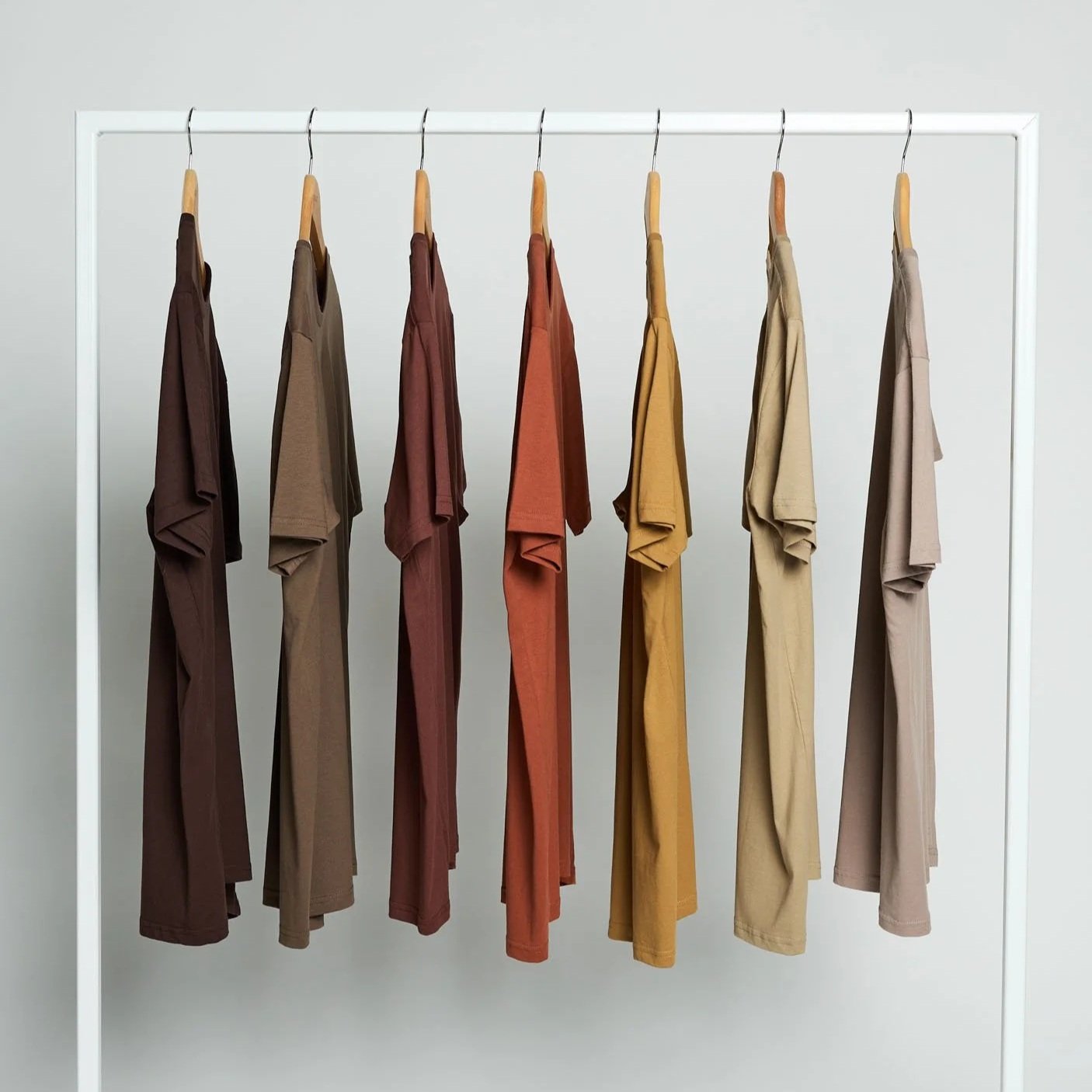 5001_HANGING_BROWNS.jpg