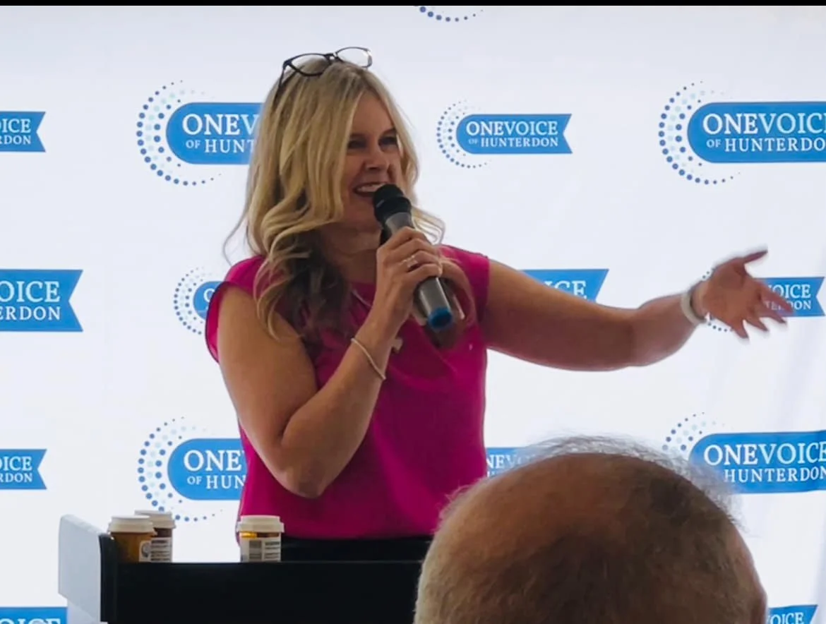 Kim Blanda speaking.jpg