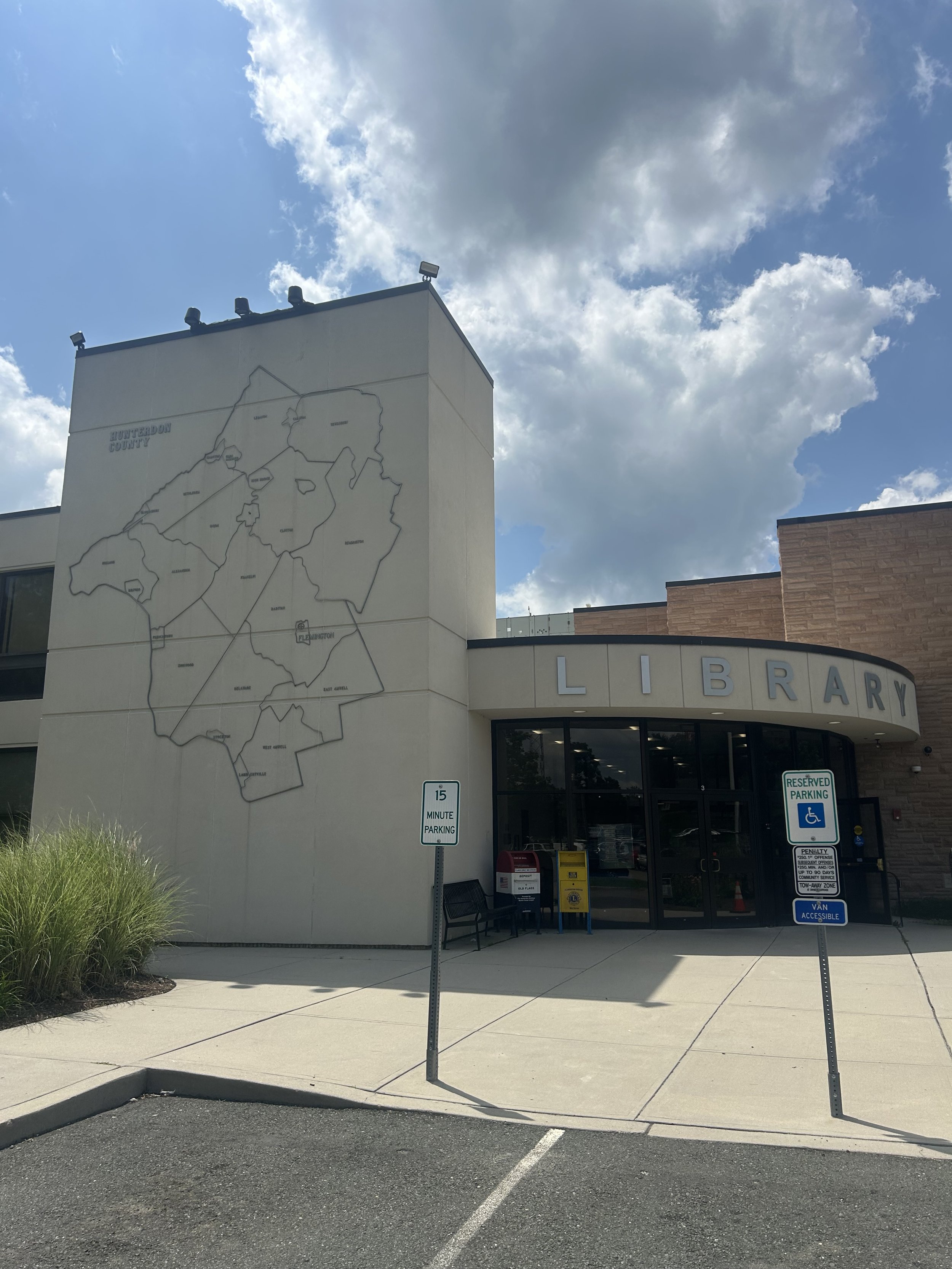 Hunterdon County Main Library.jpg