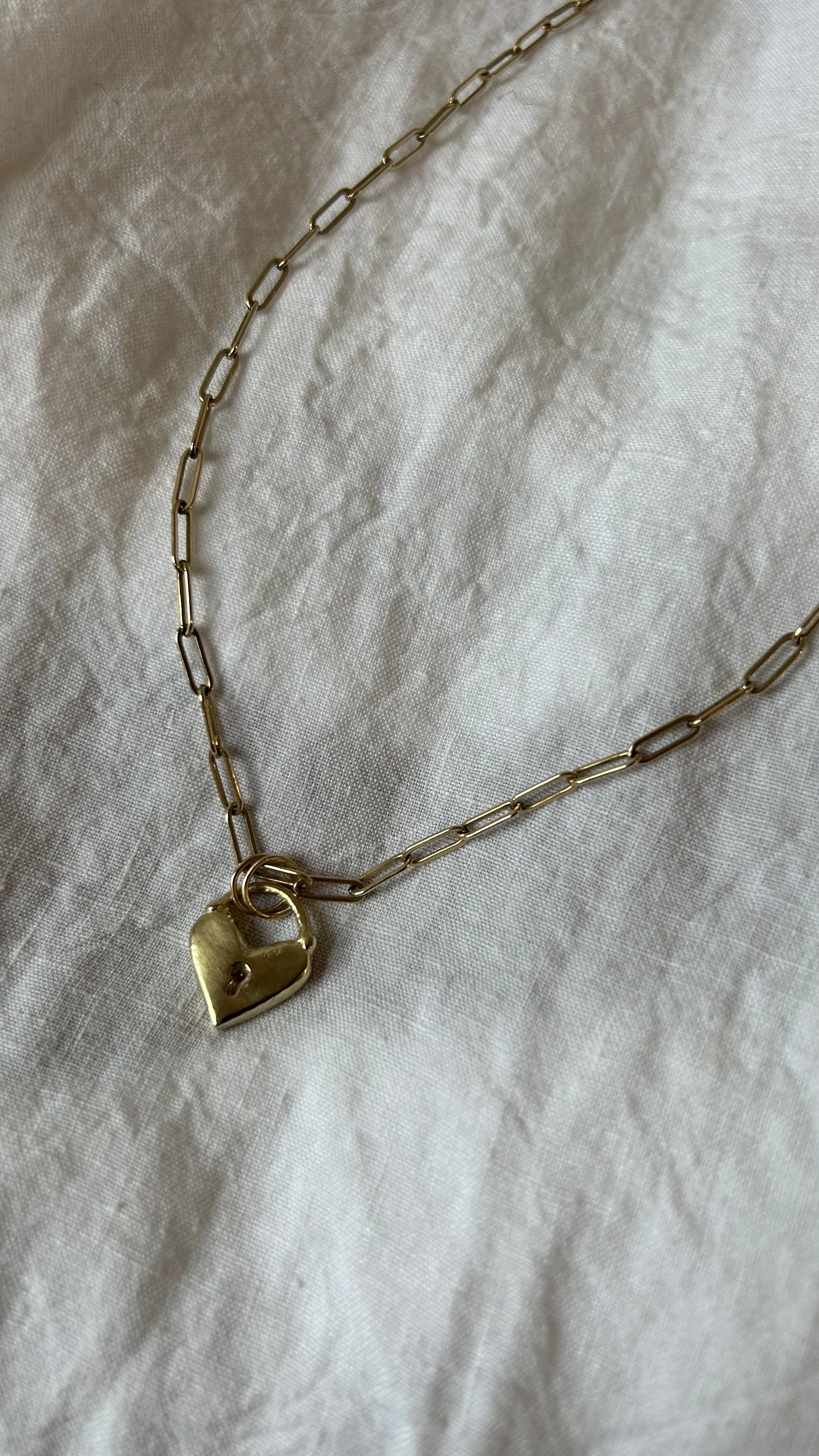 gold heart chain.jpg