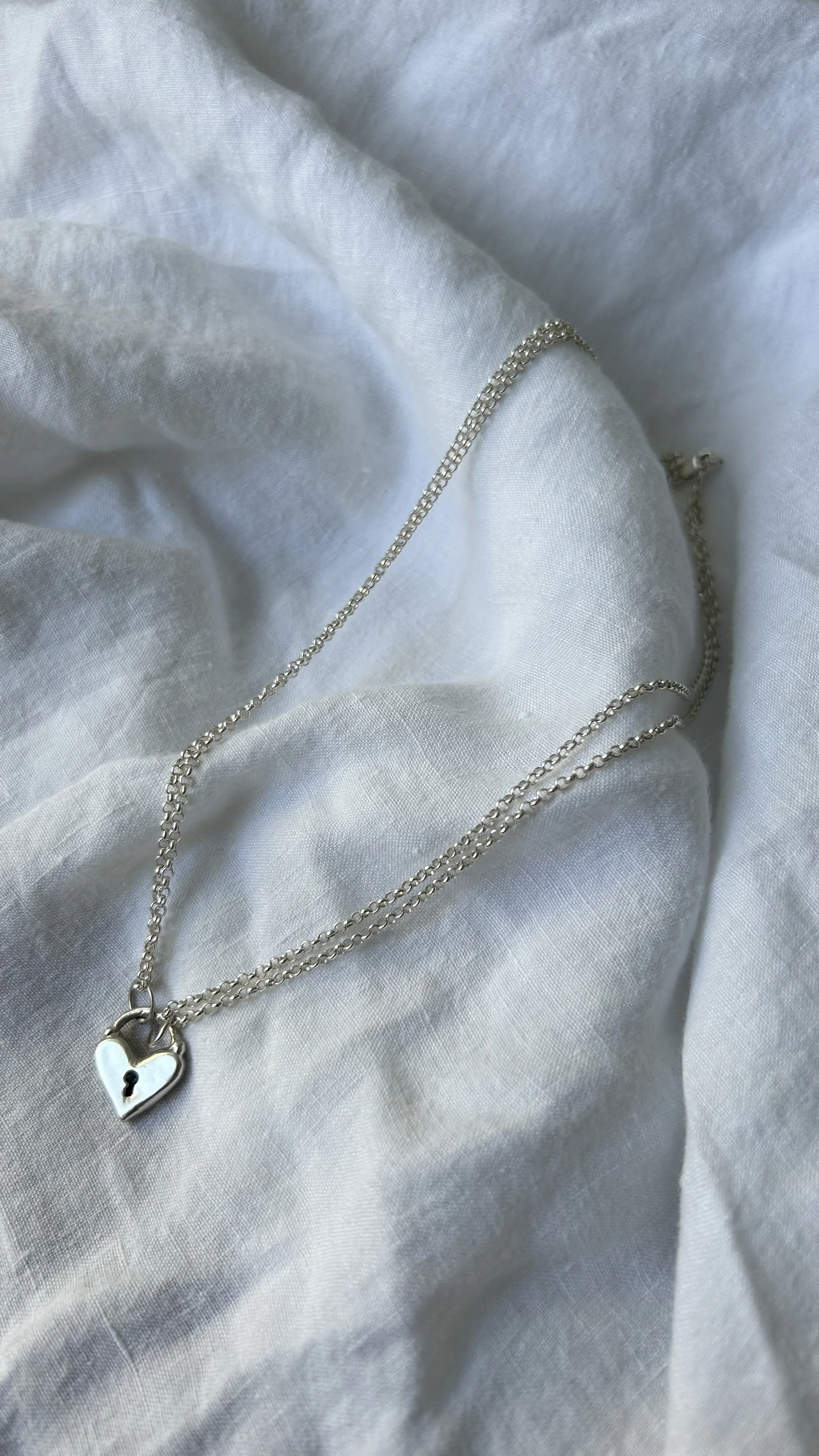 Sweetheart pendant on double Rolo