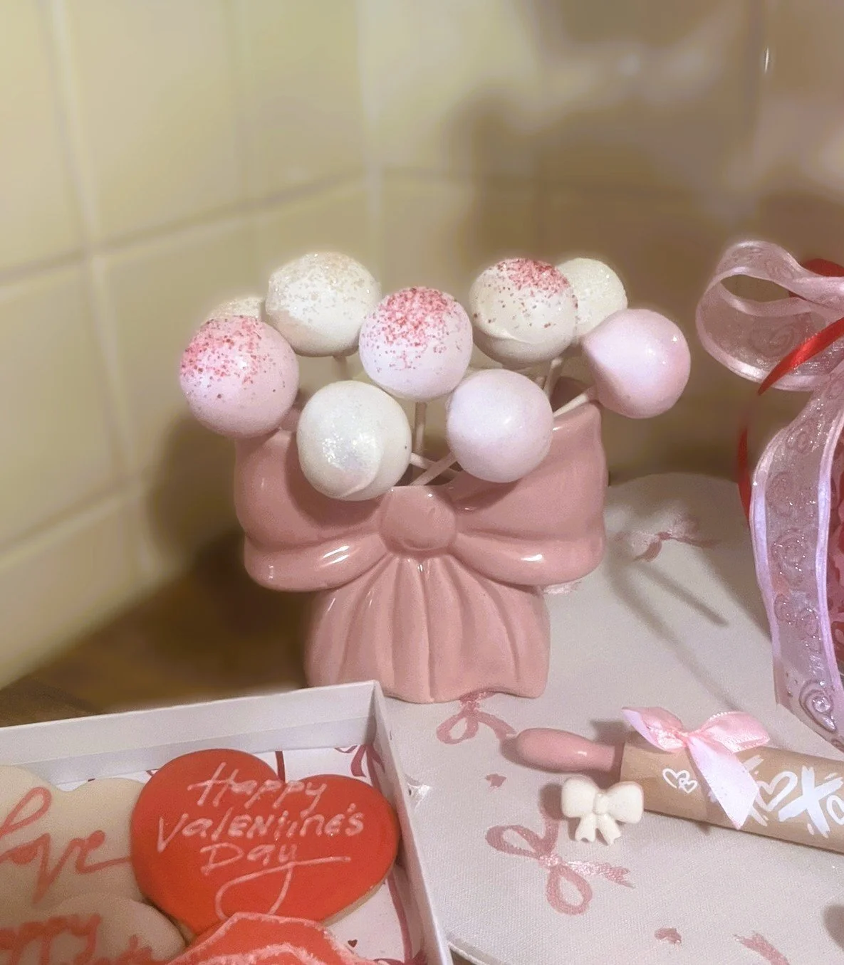 Valentine's Day Cake Pop Bouquet - 6 cake pops