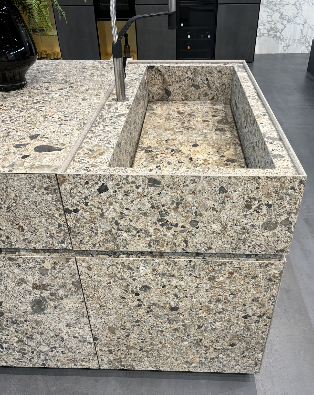 Infinity - Chepo Romano 2.png