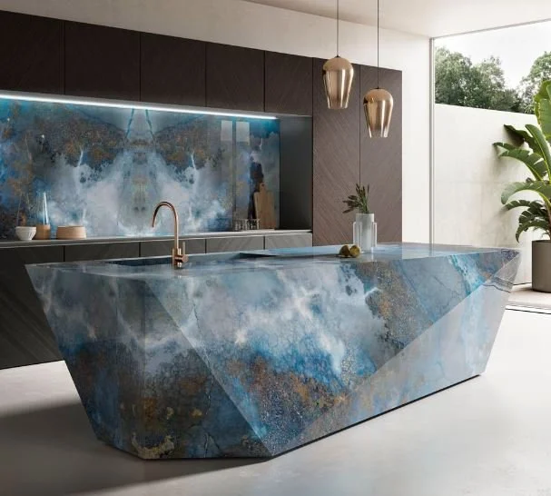 Thunderstorm porcelain feature splashback, onyx-look surface with bold colour movement for a high-contrast kitchen setting