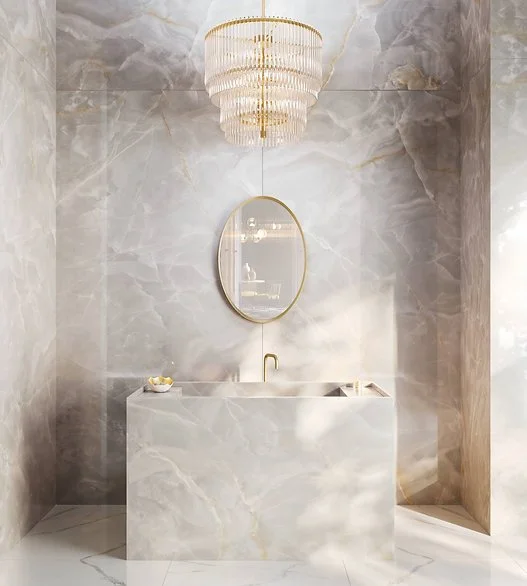 Bathroom vanity and wall in Onyx Pearl porcelain, polished white onyx-look surface