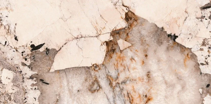 Infinity Porcelain Magellano slab, polished finish, onyx-look surface with warm beige tones and flowing veining