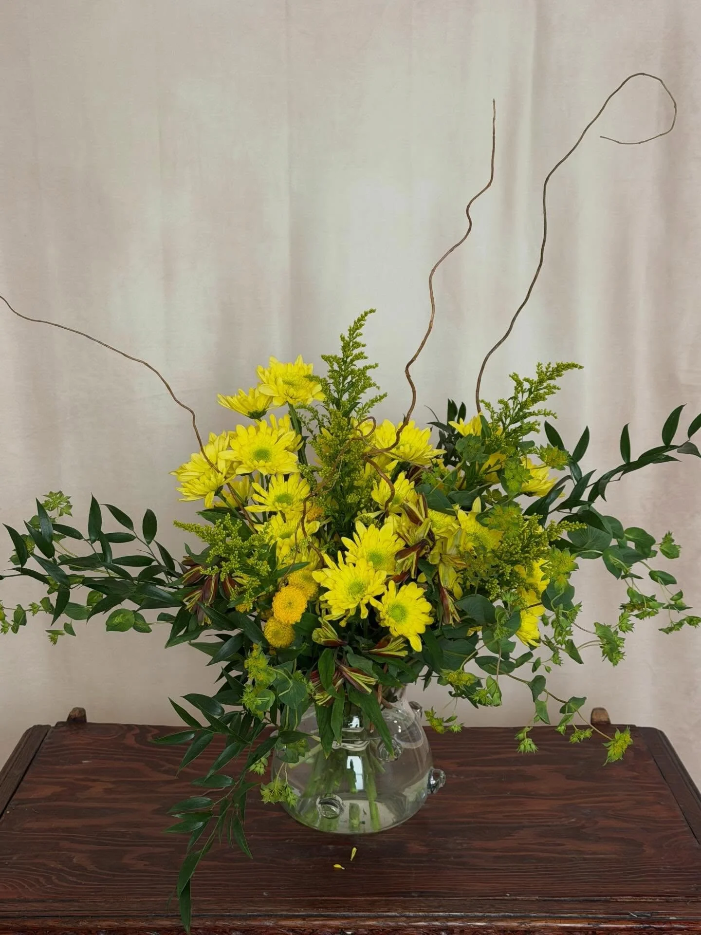 For anyone who is interested, I&rsquo;ll have a limited number of bouquets available Saturday morning at the farm. First 10 customers get a free Floral Road Farm canvas tote bag!  I&rsquo;ll also make custom bouquets from our buckets, if you prefer. 