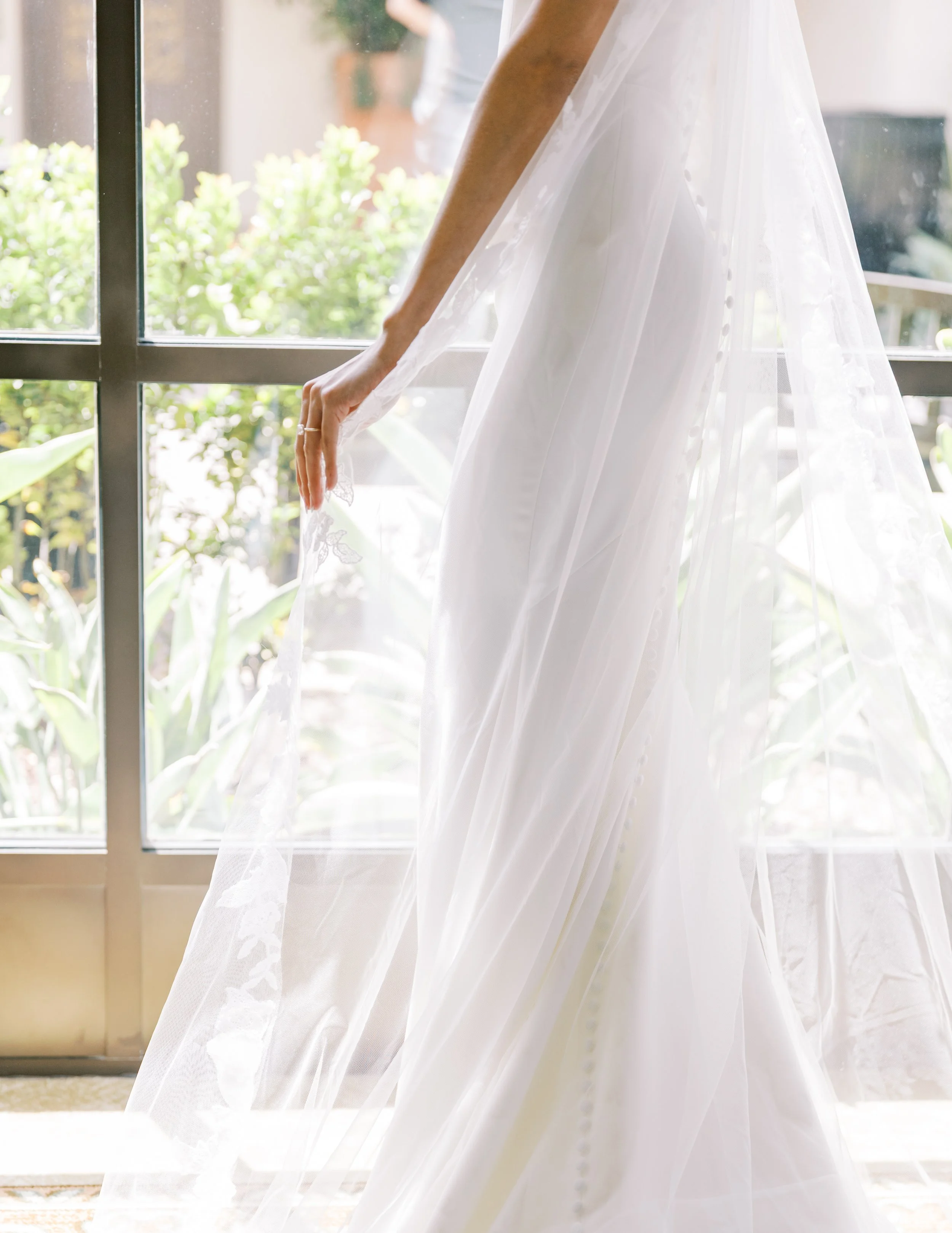 christina_james_gettingready_504.jpg