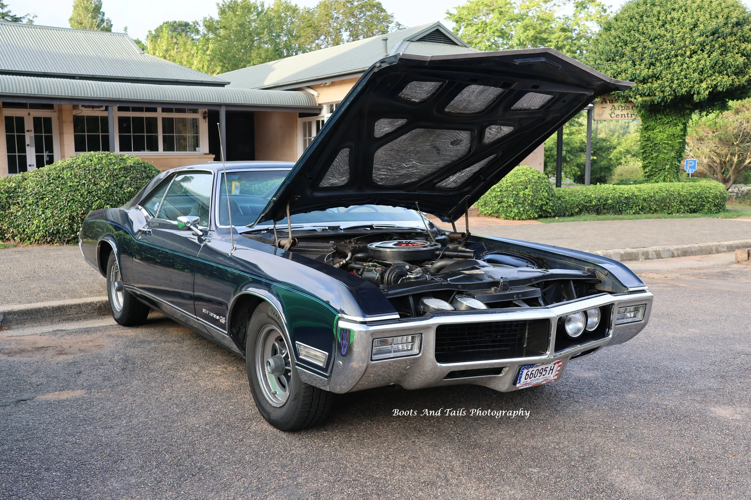 Buick Riviera   Hi Res Photo Shot