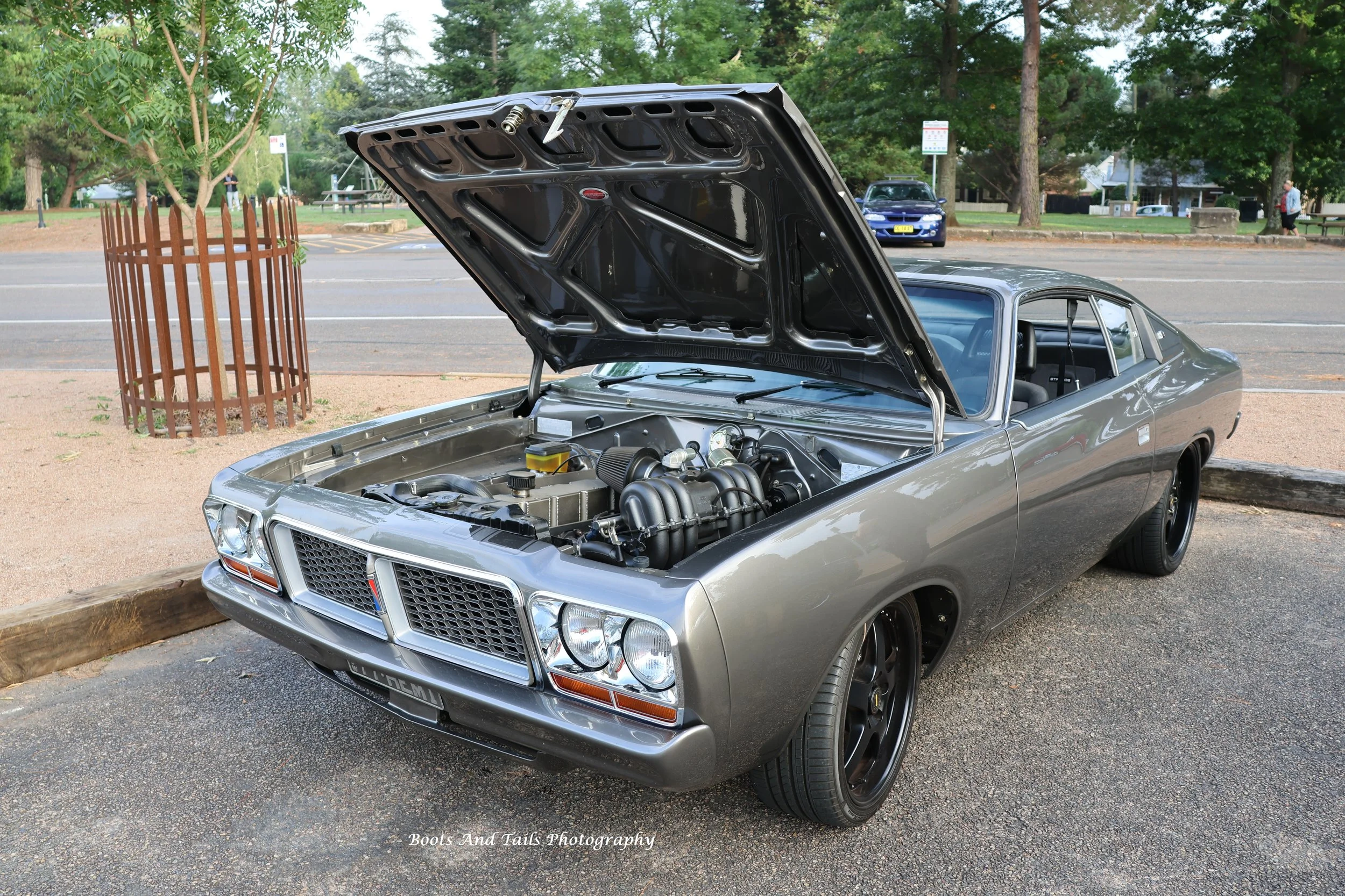 Silver Charger Hemi   Hi Res Photo Shot