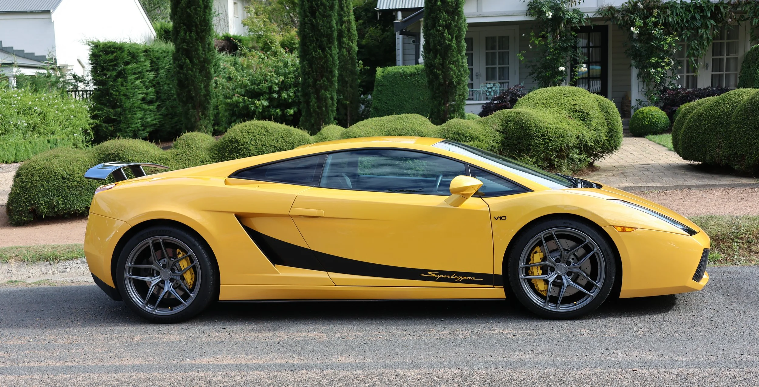 Yellow Lamborghini Gallardo  Hi Res Photo Shot