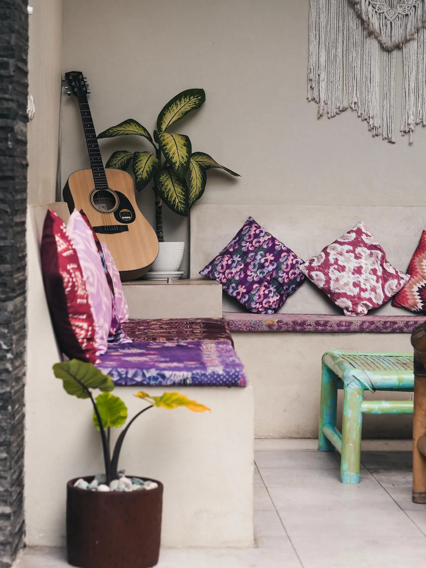 At Secret Spot Surf and Stay, it&rsquo;s not just a place - it&rsquo;s a feeling. Where waves meet warmth, and every guest is welcomed like an old friend. 🌸

#kutalombok #secretspotlombok #homestaykutalombok # backpackerlombok #lomboksurf