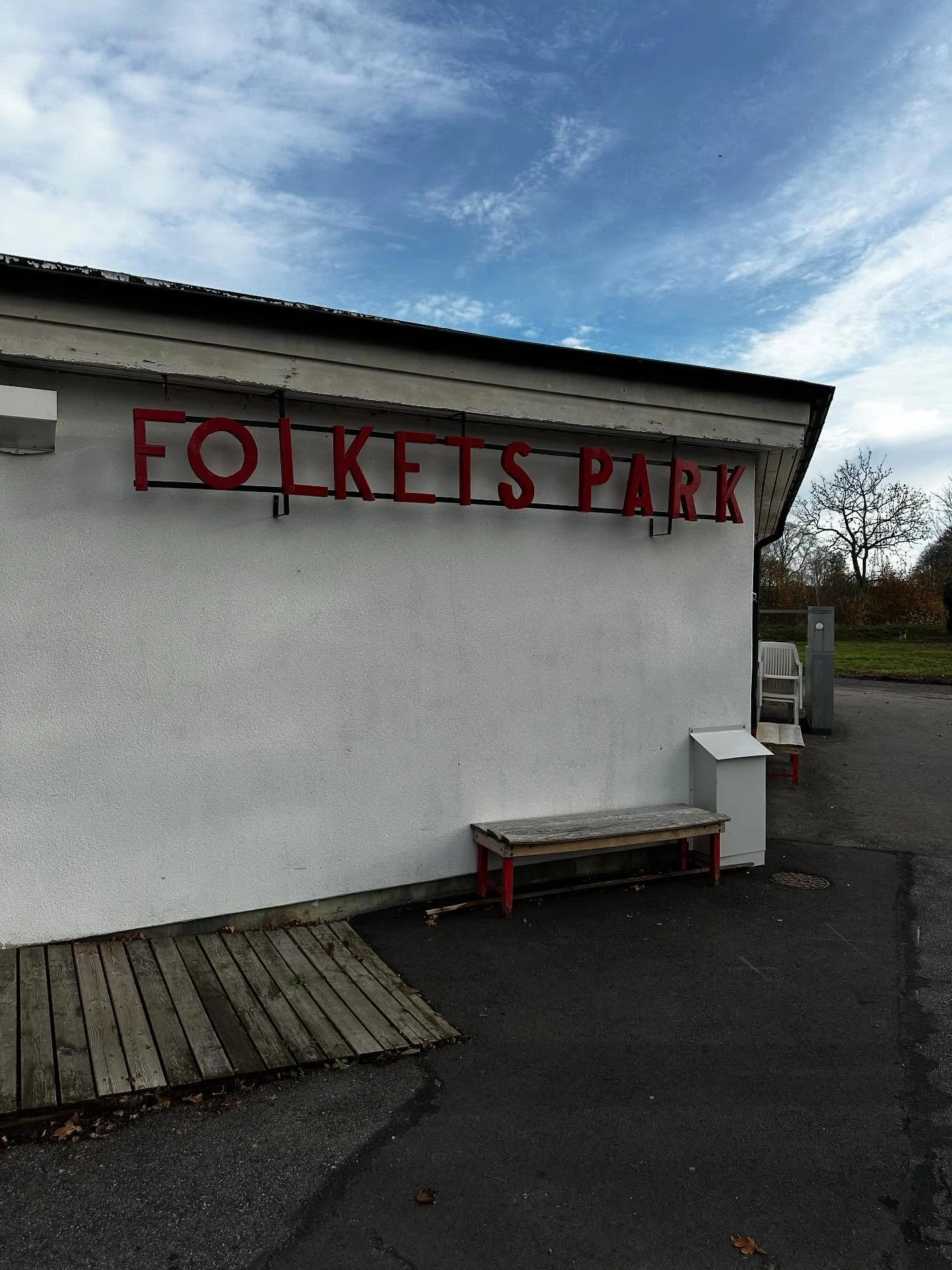 F&ouml;rmiddagen idag, torsdag, har delar av f&ouml;reningen FRIDs styrelsen varit i Folkets park och Klockarg&aring;rden i Knislinge f&ouml;r att detaljplanera det stora evenemang f&ouml;reningen kommer h&aring;lla den p&aring; Orange Day 25/11. Den