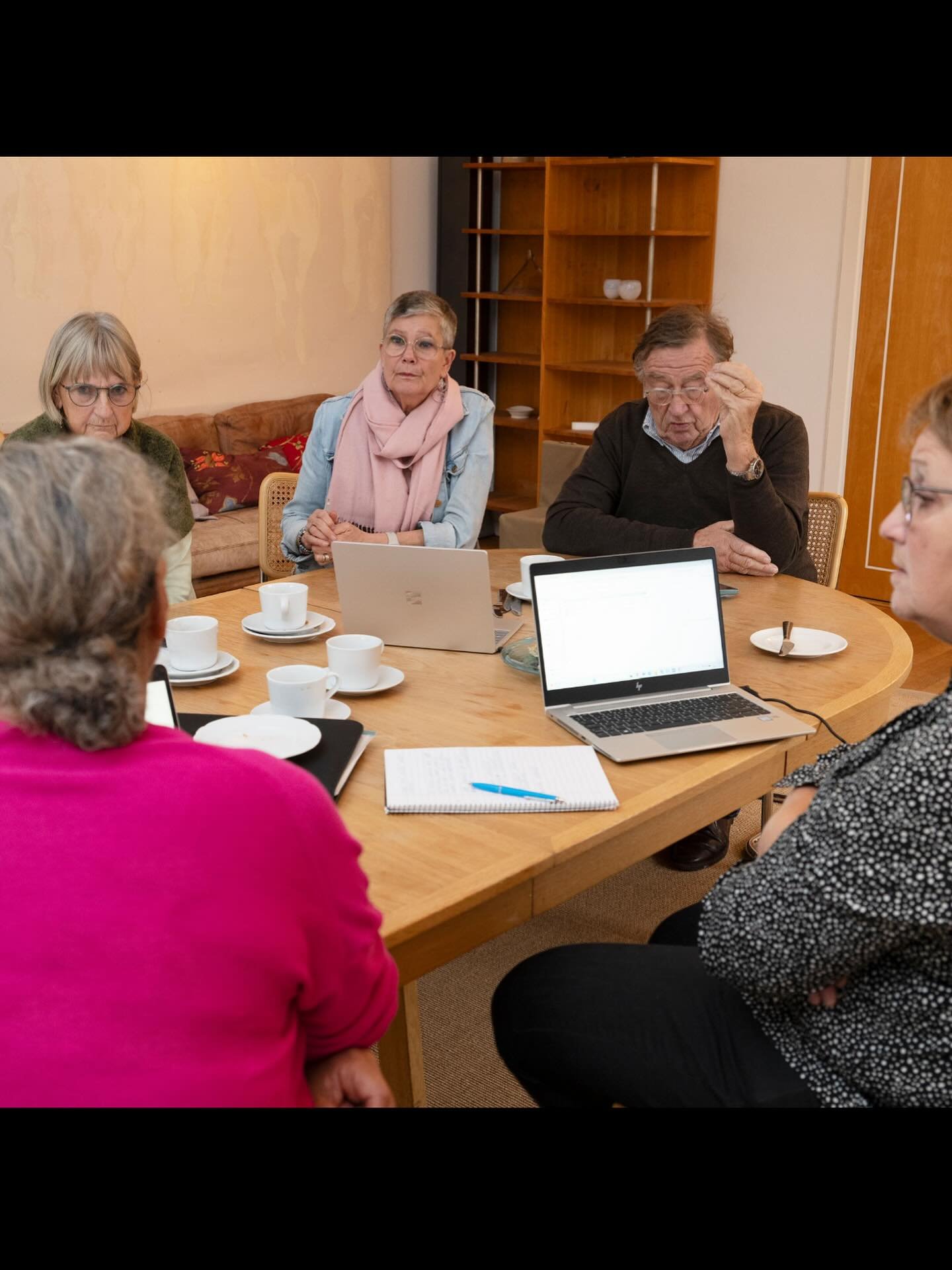 Ig&aring;r m&ouml;ttes delar av f&ouml;reningen FRIDs styrelse f&ouml;r att finslipa programmet inf&ouml;r Orangeday (25/11) d&aring; FRID kommer ha ett evenemang i Knislinge ut&ouml;ver det vanliga . Dela g&auml;rna inl&auml;gget s&aring; vi n&aring