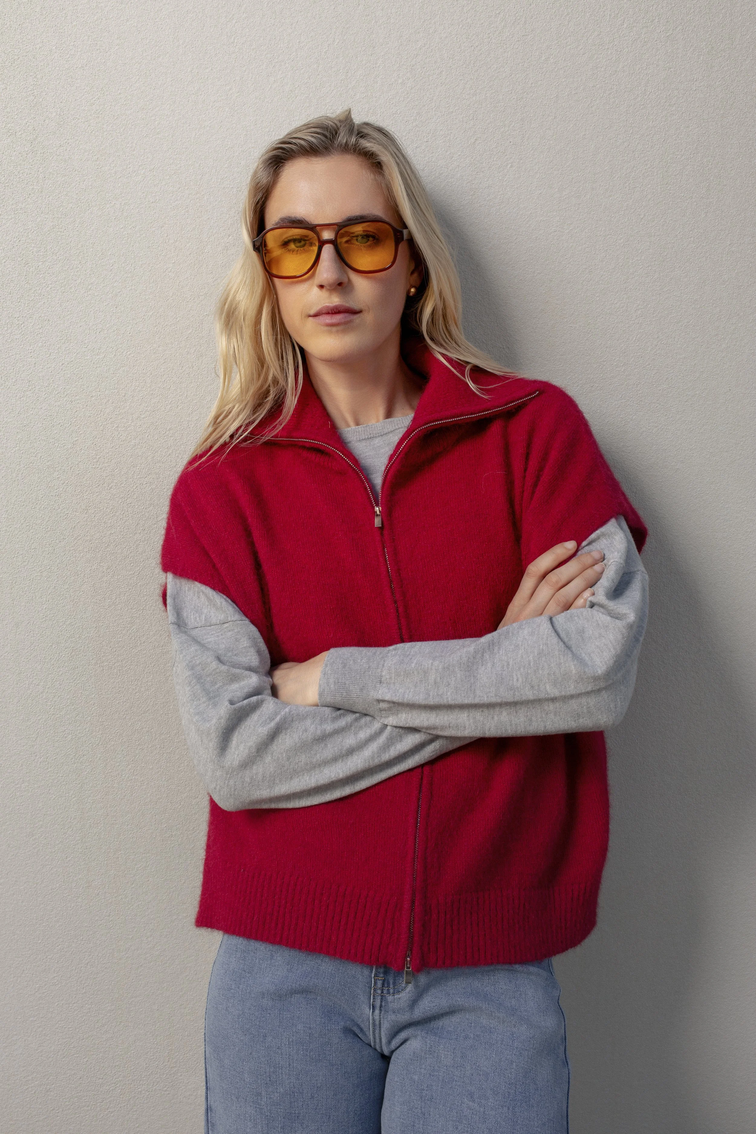 CLARA RED + RIRI GREY5.jpg