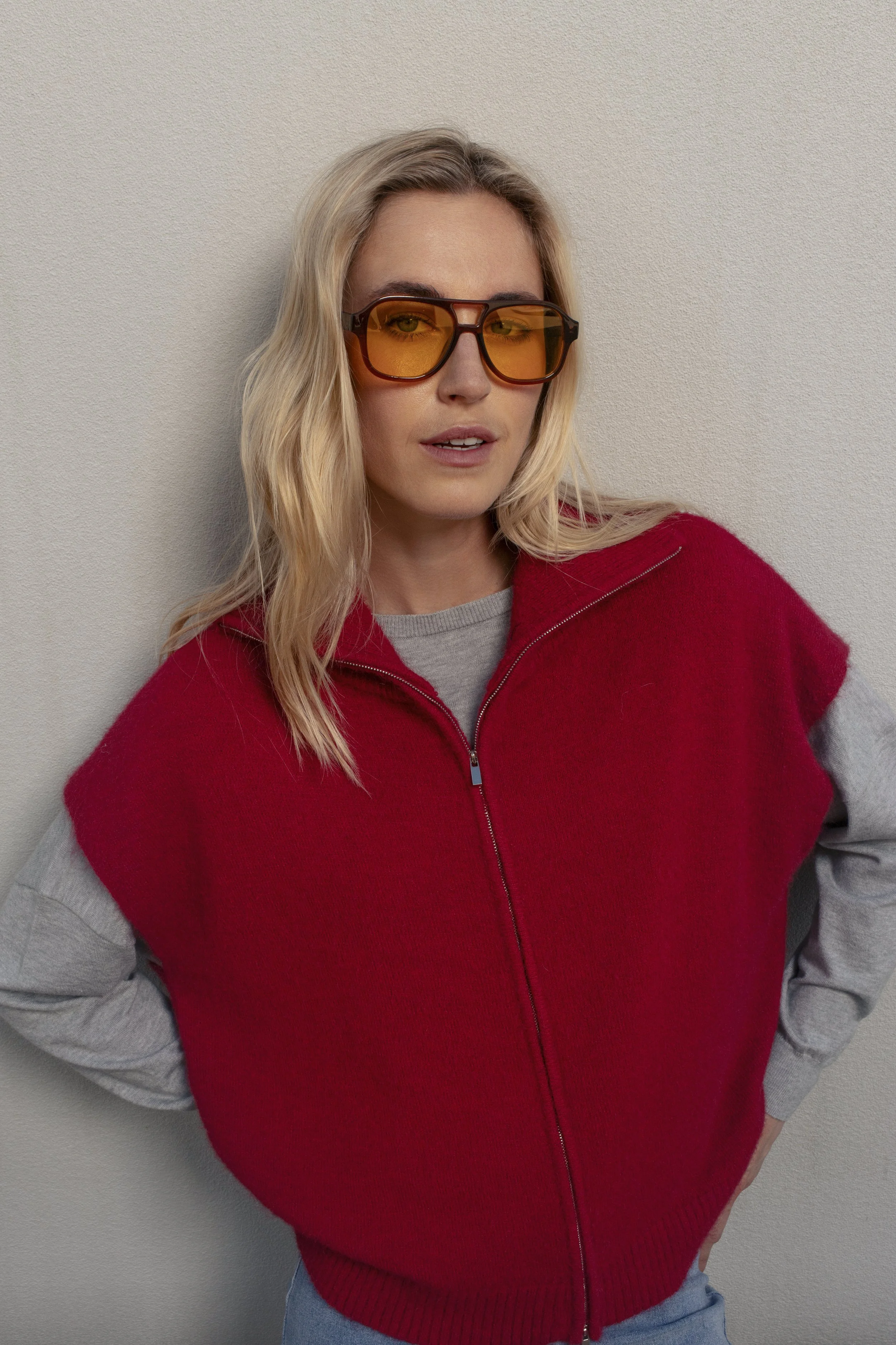 CLARA RED + RIRI GREY2.jpg