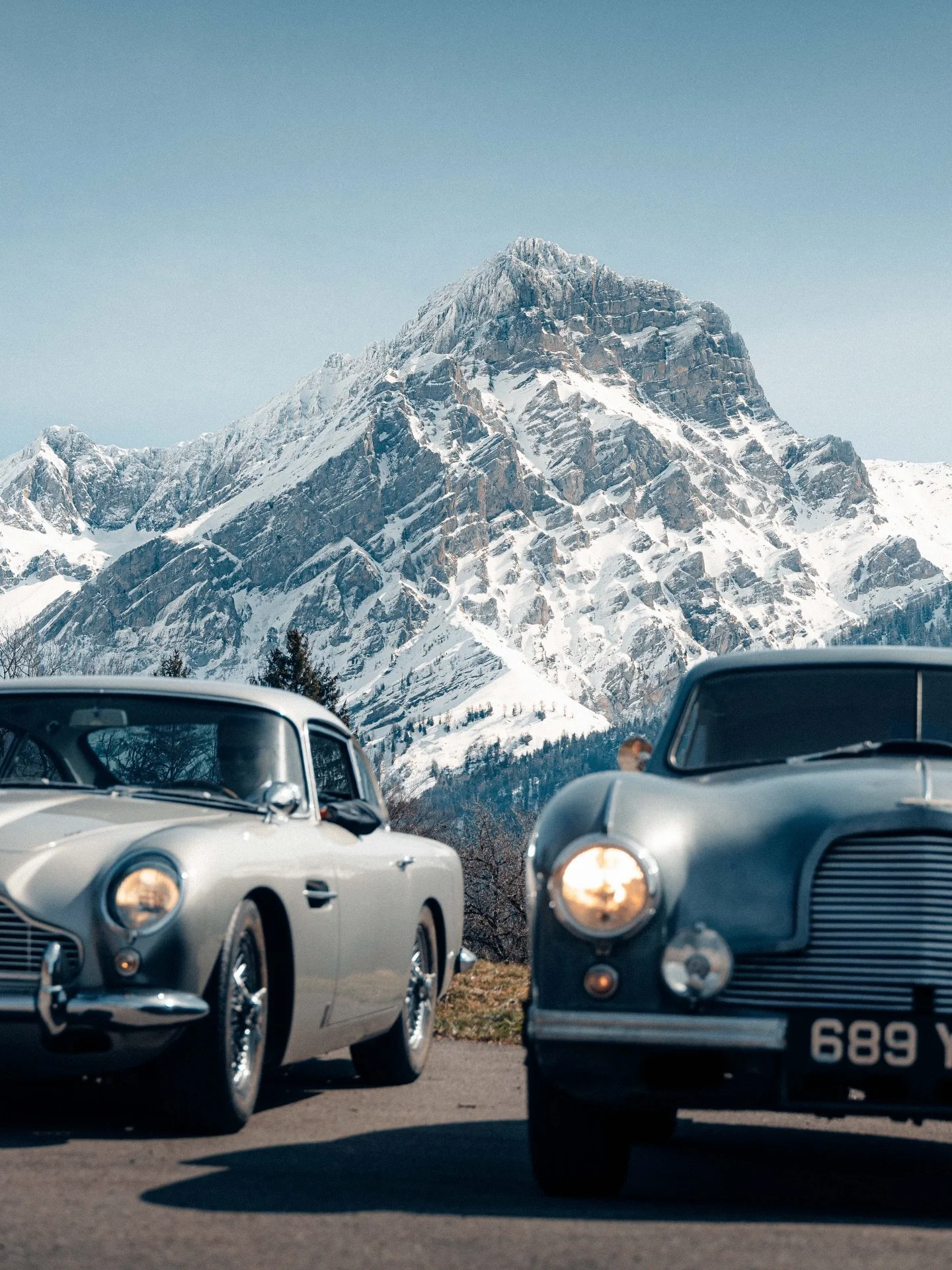 Fresh from the Swiss Alps, to our coastal town of Rye.

This rare 1953 Aston Martin DB2 Vantage Coup&eacute; has arrived in all her perfectly-patinated glory.

Available to view now at @themotoringhall 

📷: @gregoiretruchet 

Read her story at aubre