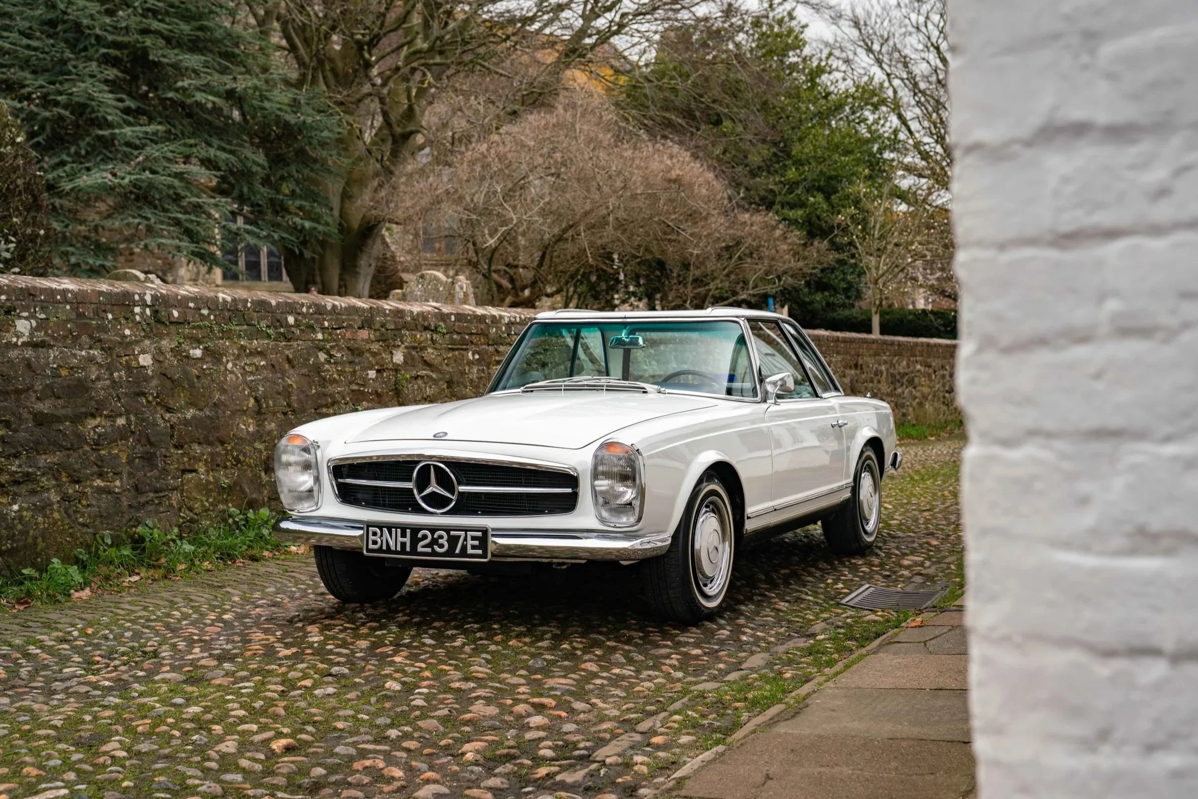 1967 Mercedes-Benz 250SL “Pagoda”