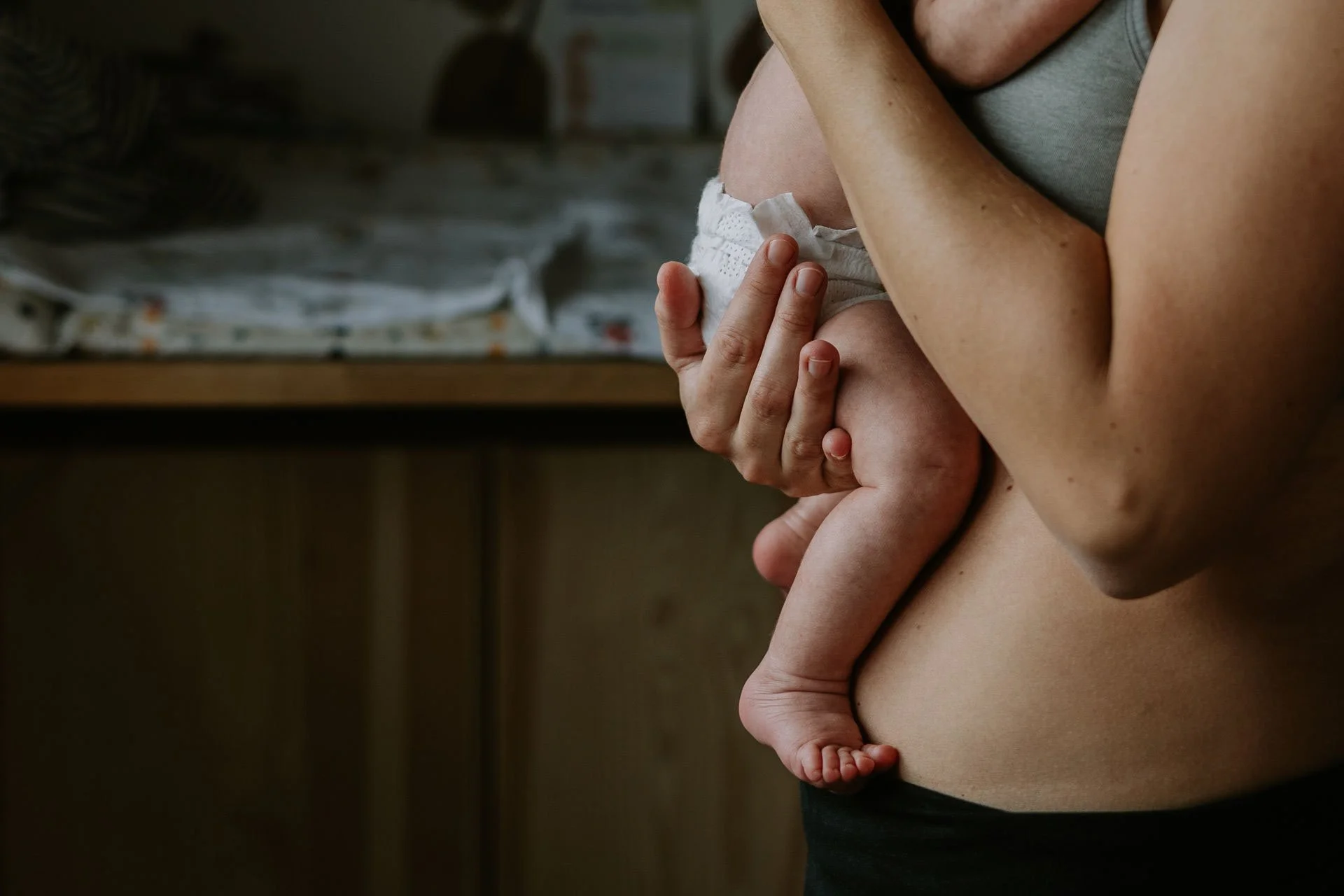 Fotografin aus Karlsruhe fotografiert Baby Füße.