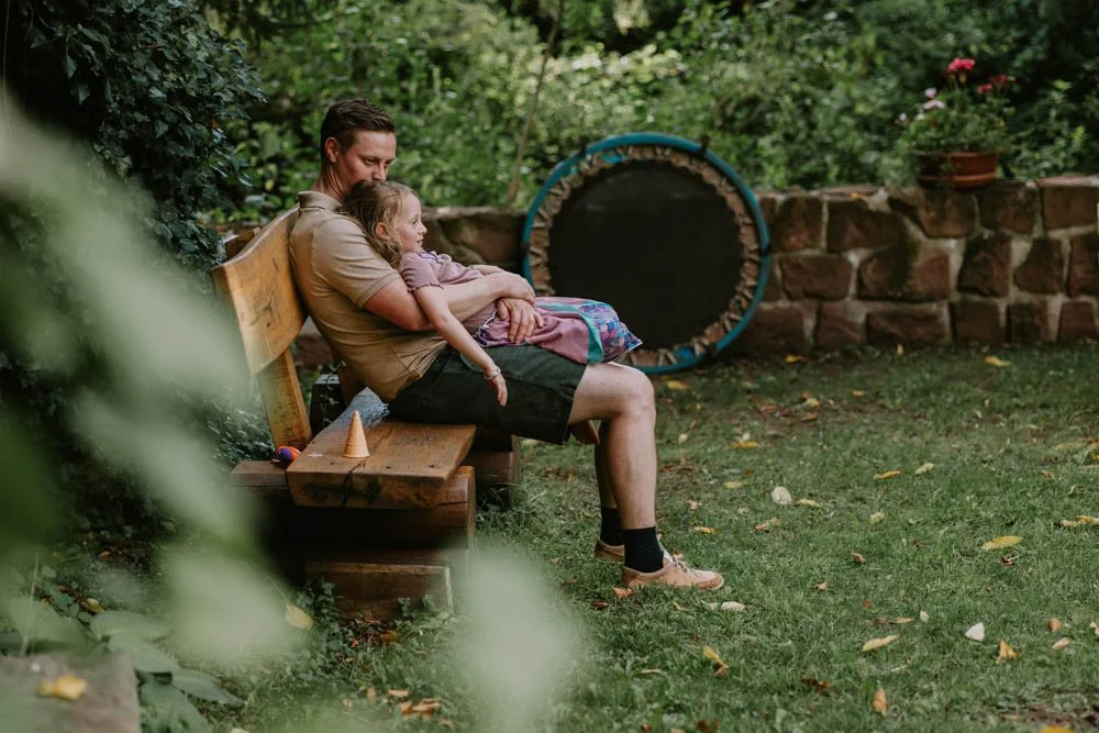 Familienfotos um Mannheim von Papa und Tochter.