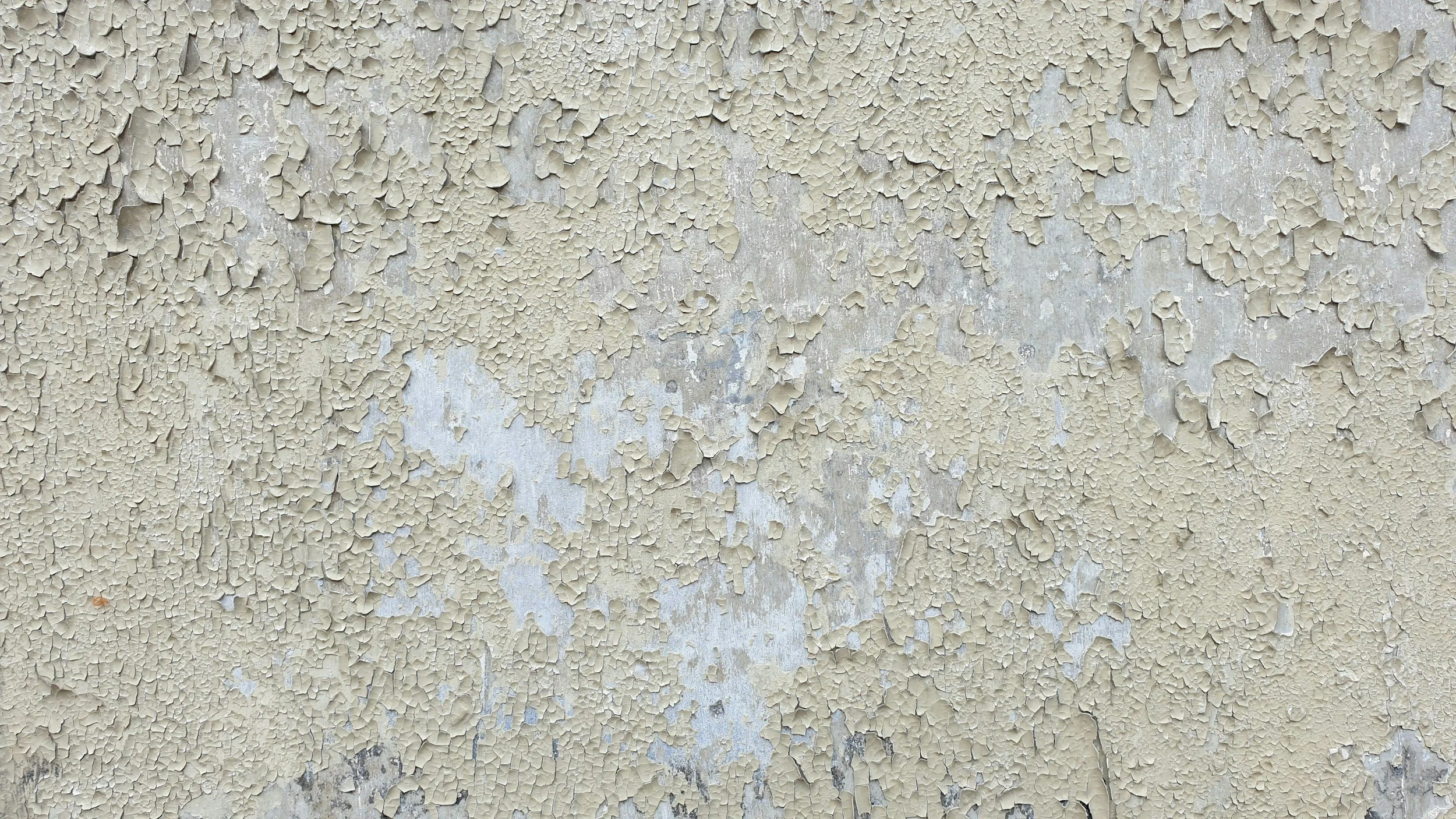 Slēptais mitrums pēc ziemas: klusais dzīvokļu ienaidnieks