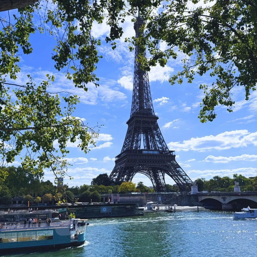 Which Weather App Do You Need For Paris? (Not Your Phone's Default)