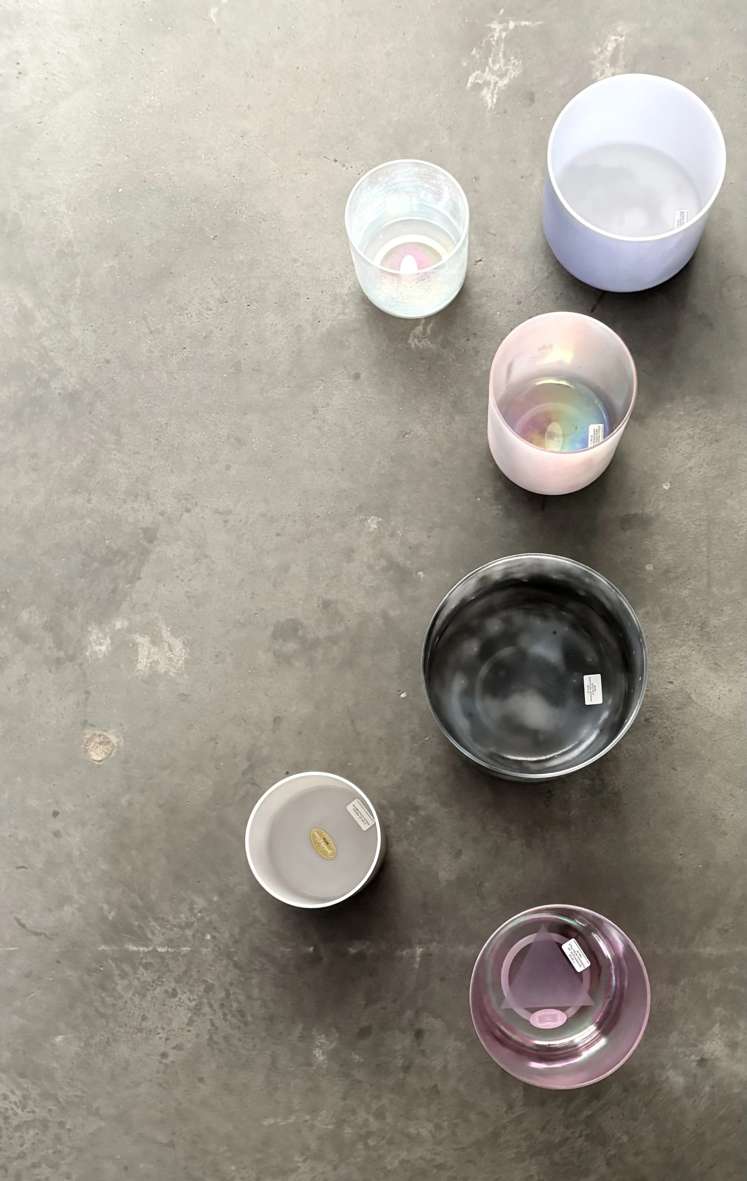 Gobinde Vedya Kaur sound healing kundalini yoga breath work berlin Hamburg Germany nervous system yogic teachings modern yogi deep relaxation group session privates crystal singing bowls art sculpture longevity meditation 