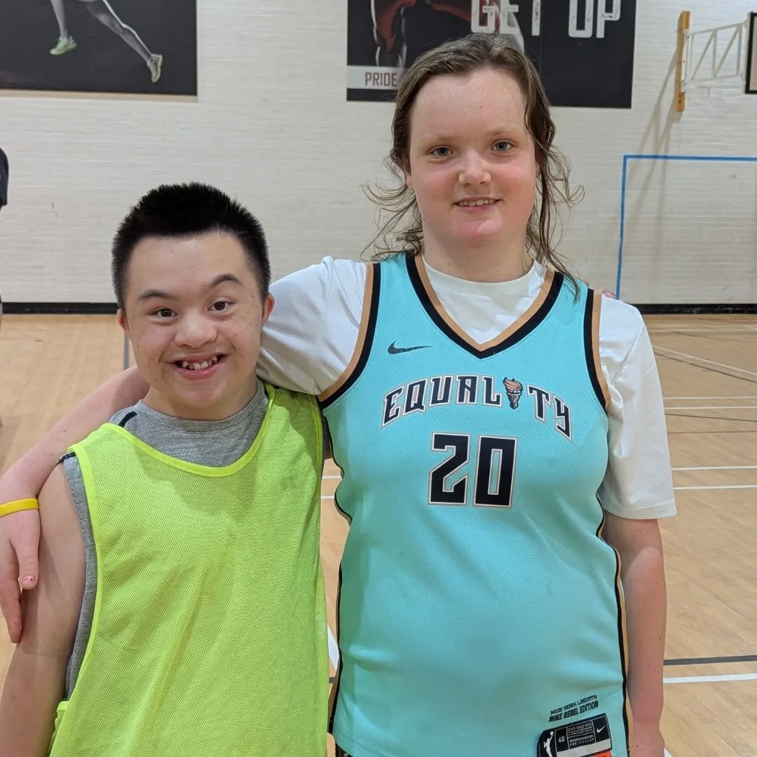Monday evenings mean Stockport Jets ✈️ and Derby Warriors 🐏

Anyone interested in trying these sessions and joining some of these fab basketball players in the images please get in touch! 

https://www.dosportuk.co.uk/inclusive-basketball
