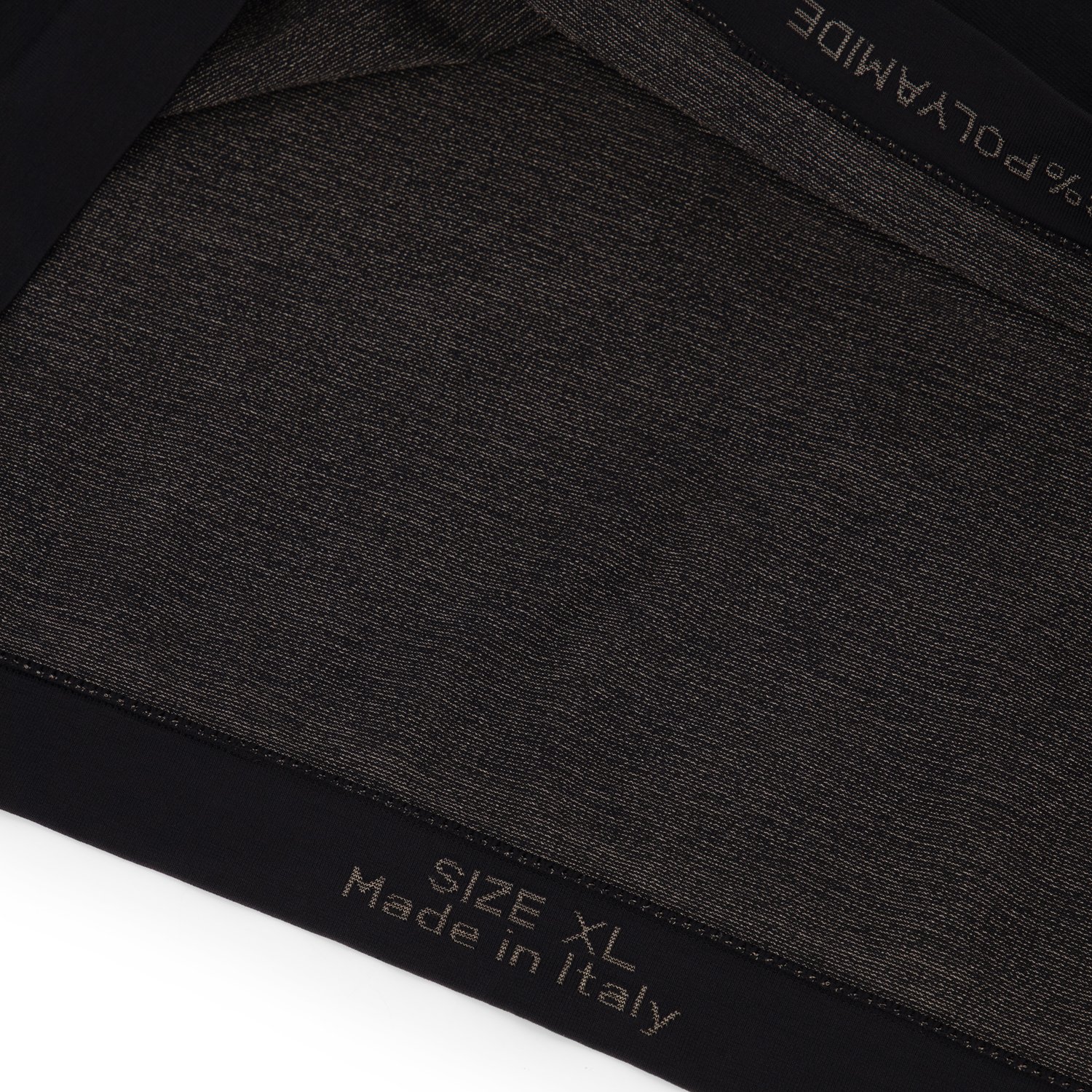 Skafit_Shirt with silver yarn short sleeve black_Detail.jpg
