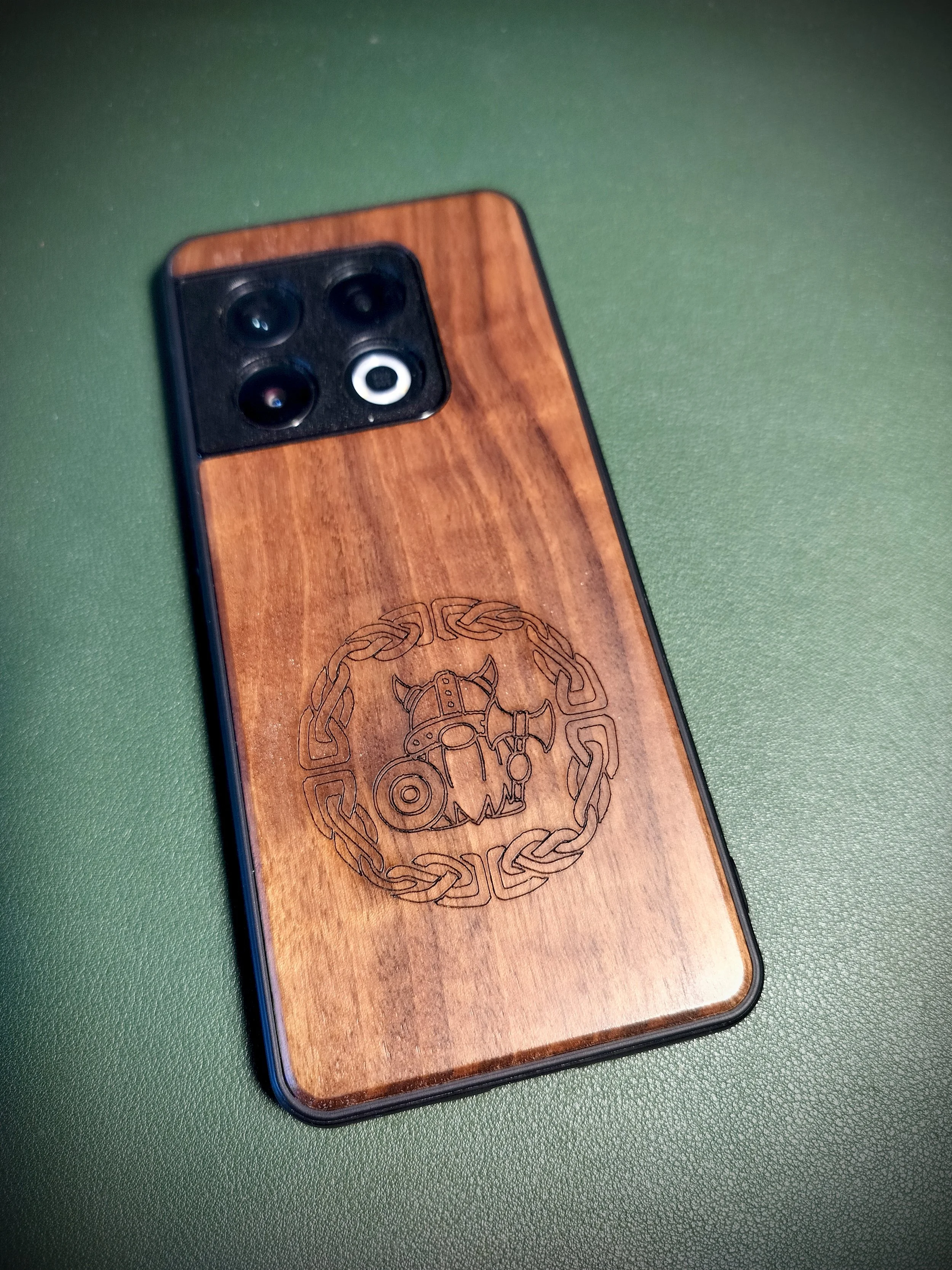 OnePlus 10 Pro Case carved with Tartan Viking Logo