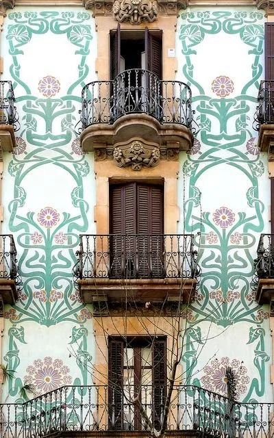 Façana modernista BCN.jpg