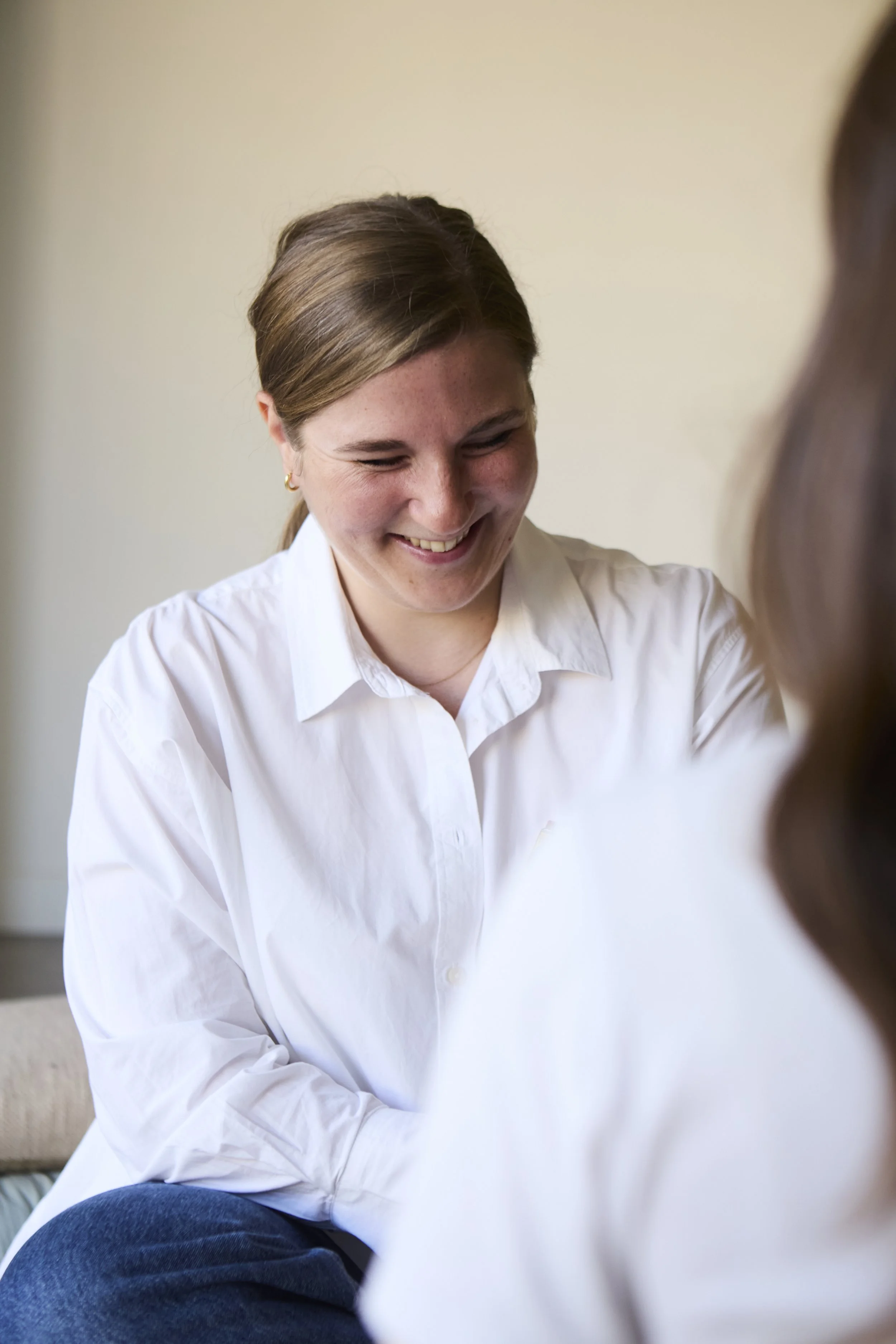 Moment d’échange pendant un accompagnement périnatal, écoute et soutien humain