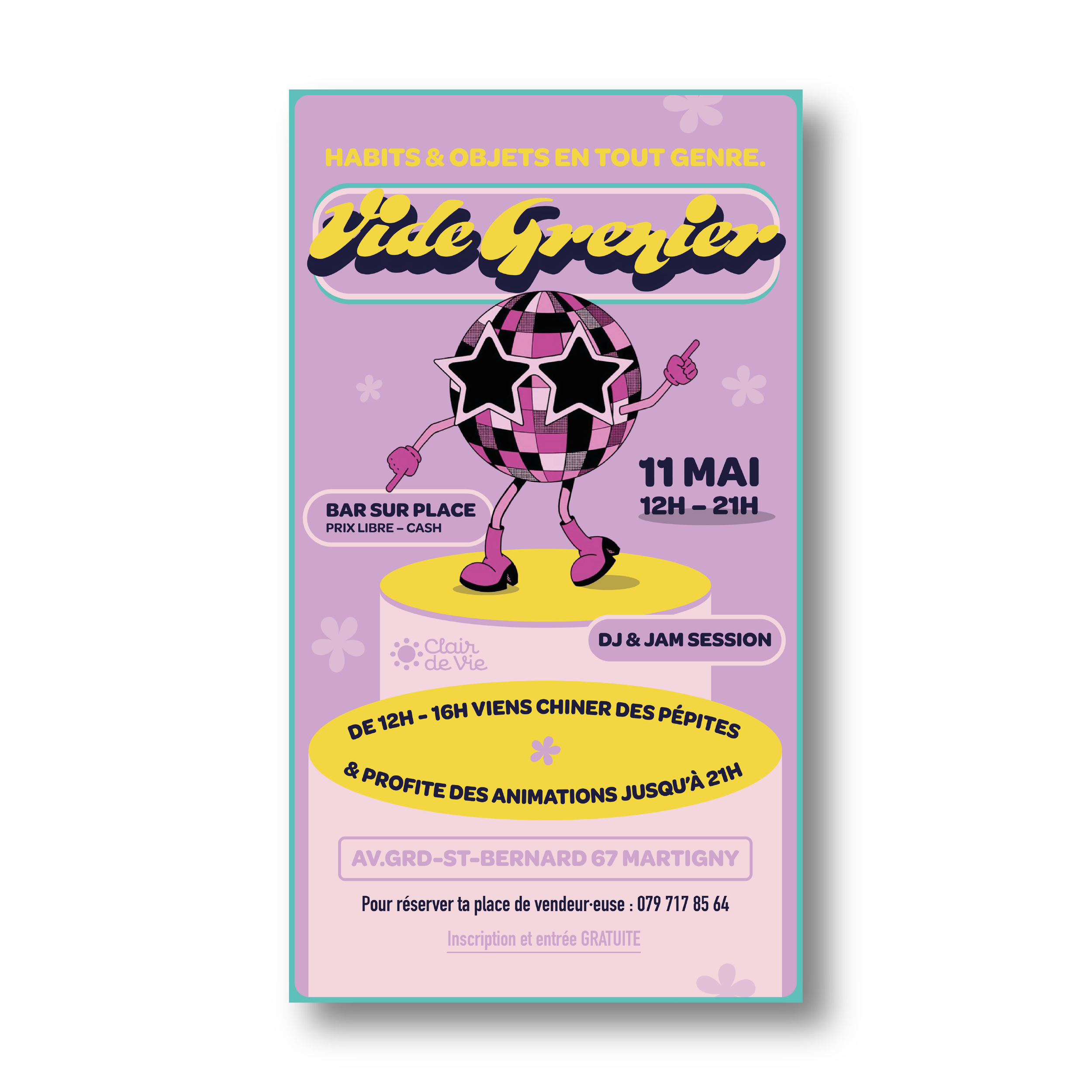 Affiche promotionnelle pour un événement de vide-grenier, avec un personnage de globe terrestre portant des lunettes étoilées, à l'apparence disco, sur un fond violet avec des fleurs et du texte en jaune, violet et noir indiquant la date, l'heure, le lieu, et des activités proposées.