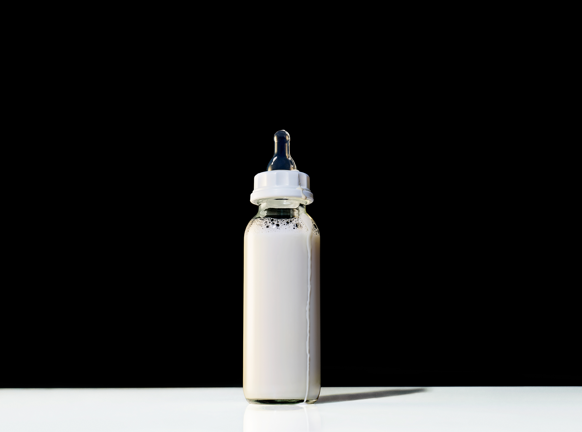 20240425_CHELSEA-KYLE_BYHEART_Black_Hero_Bottle_061_R2 1.png