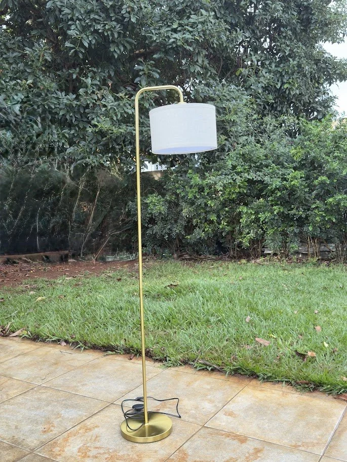 Luminária de Chão Metálica