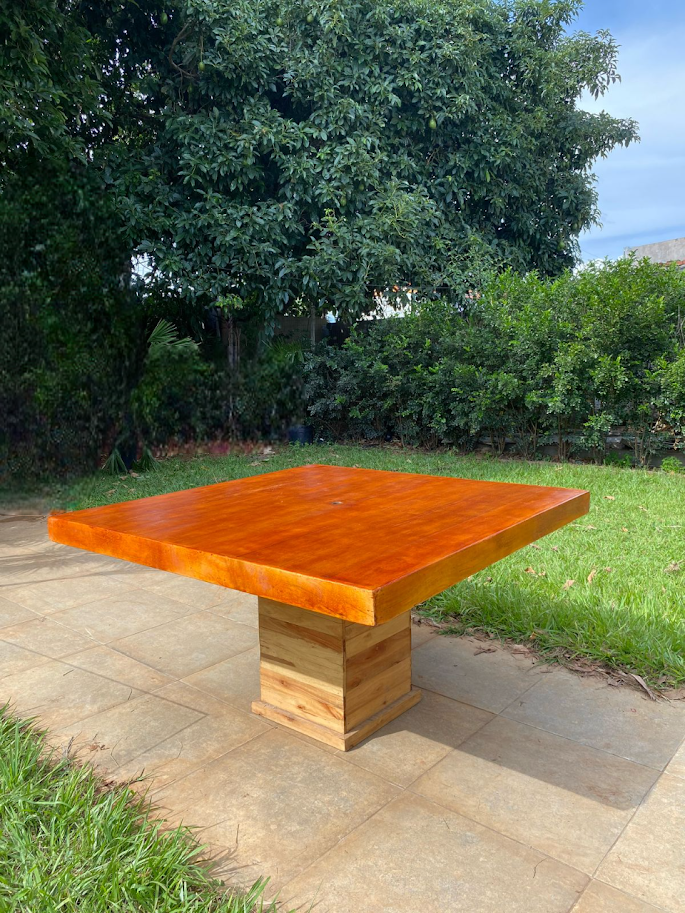 Mesa Rústica Quadrada - Base em Madeira Quadrada