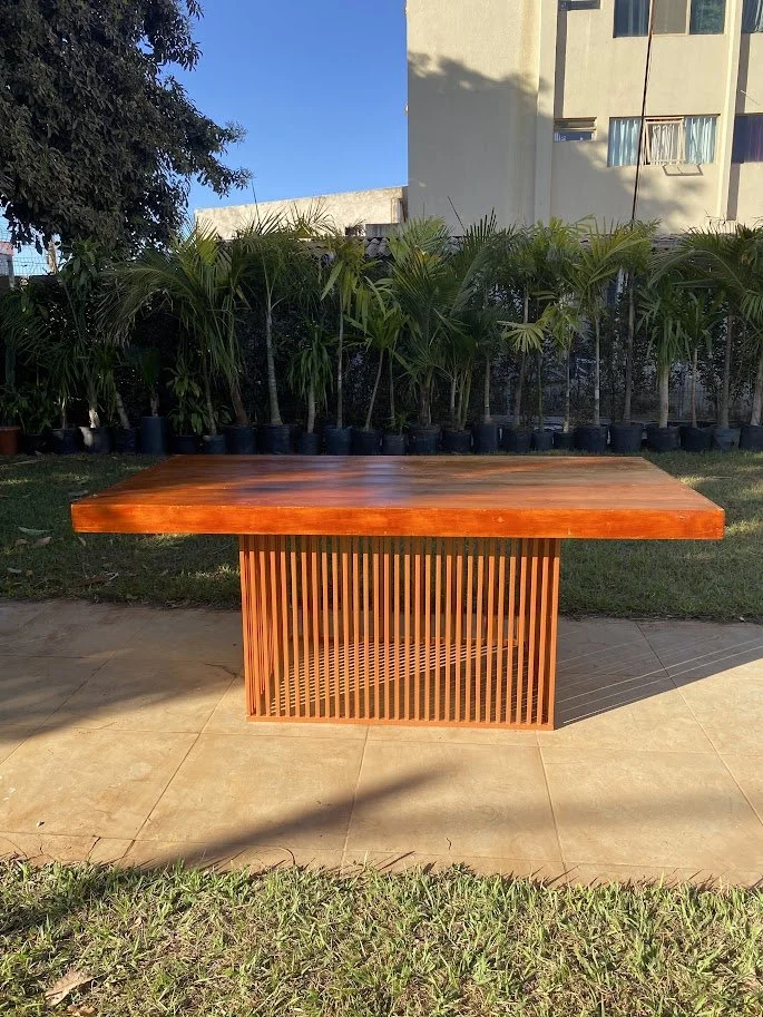 Mesa Rústica Retangular - Base Ripada de Ferro Quadrada