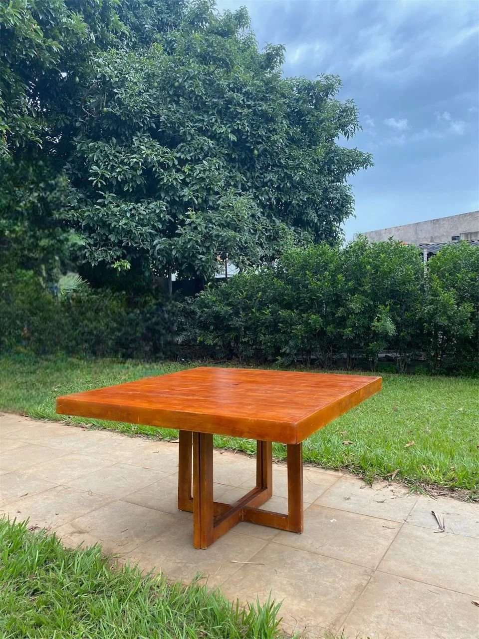 Mesa Rústica Quadrada - Base T em Pinos