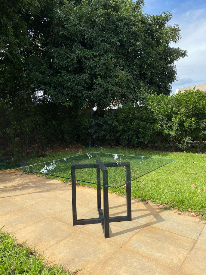 Mesa com Tampo de Vidro Quadrado - Base X em Metalon