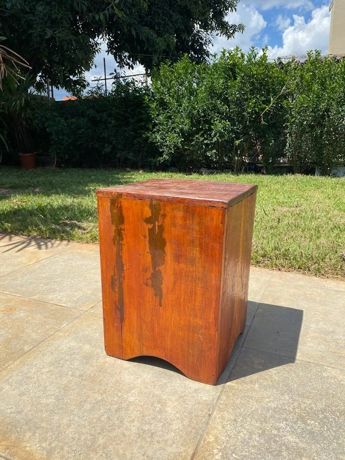 Puff de Madeira de Demolição